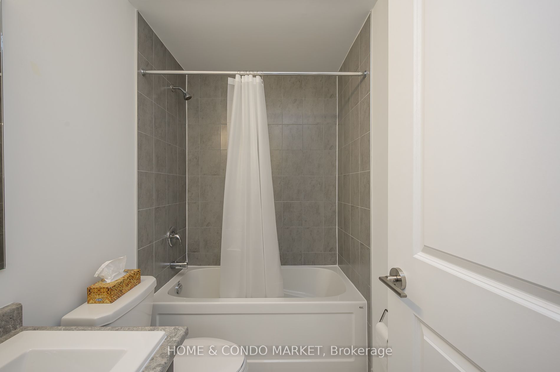 1070 Douglas Mccurdy Comm Way 114 Property Photo 17