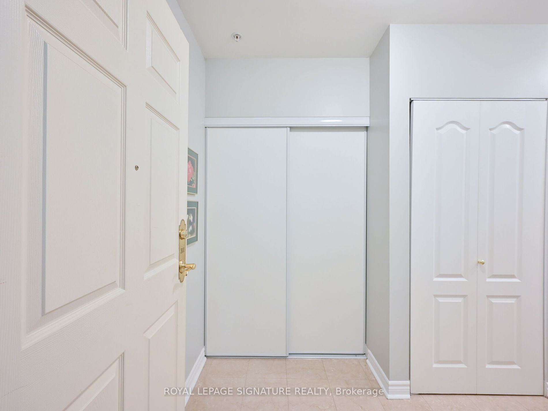350 Princess Royal Dr 11 Property Photo 3