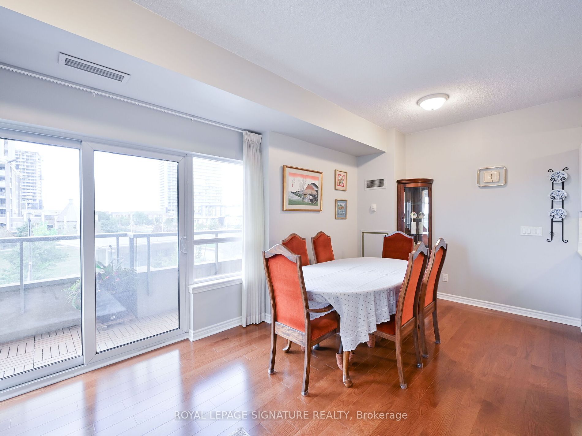 350 Princess Royal Dr 11 Property Photo 11