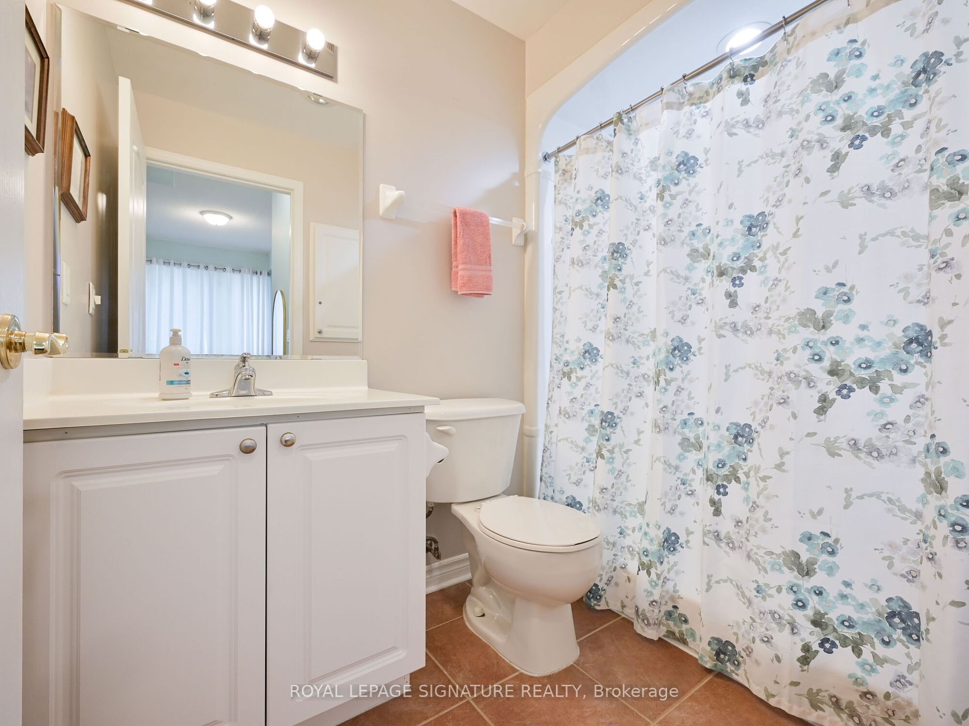 350 Princess Royal Dr 11 Property Photo 25