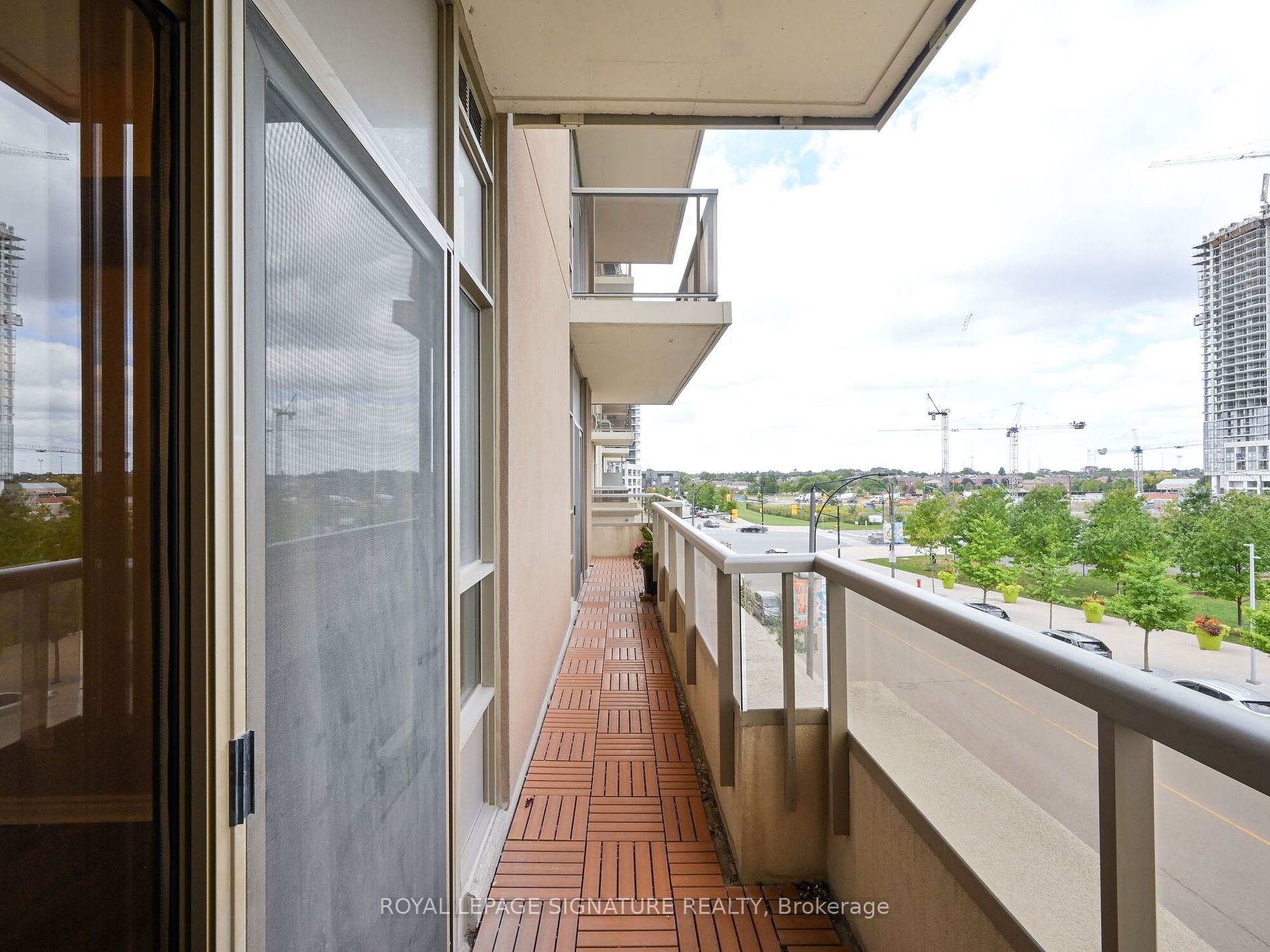 350 Princess Royal Dr 11 Property Photo 30