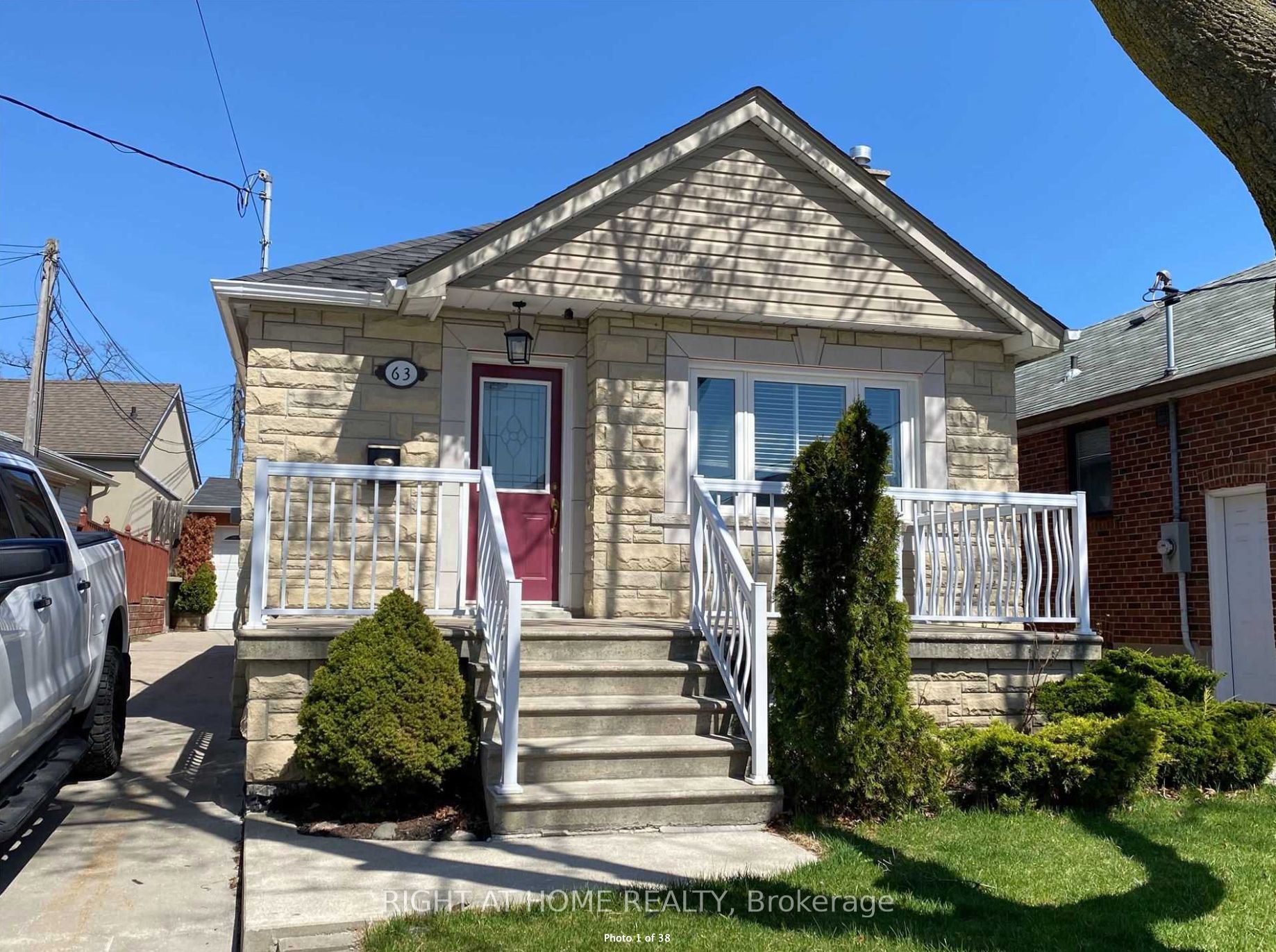 63 Richardson Ave Property Photo