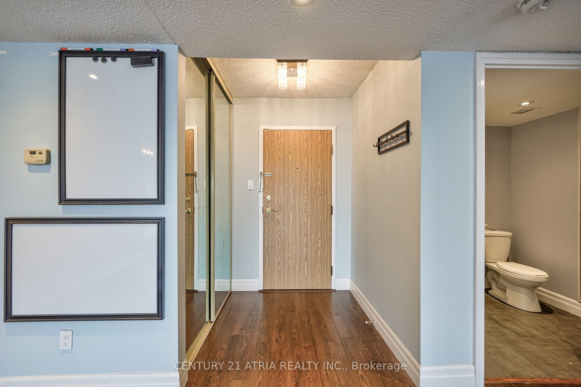 1360 Rathburn Rd E 5 Property Photo 3