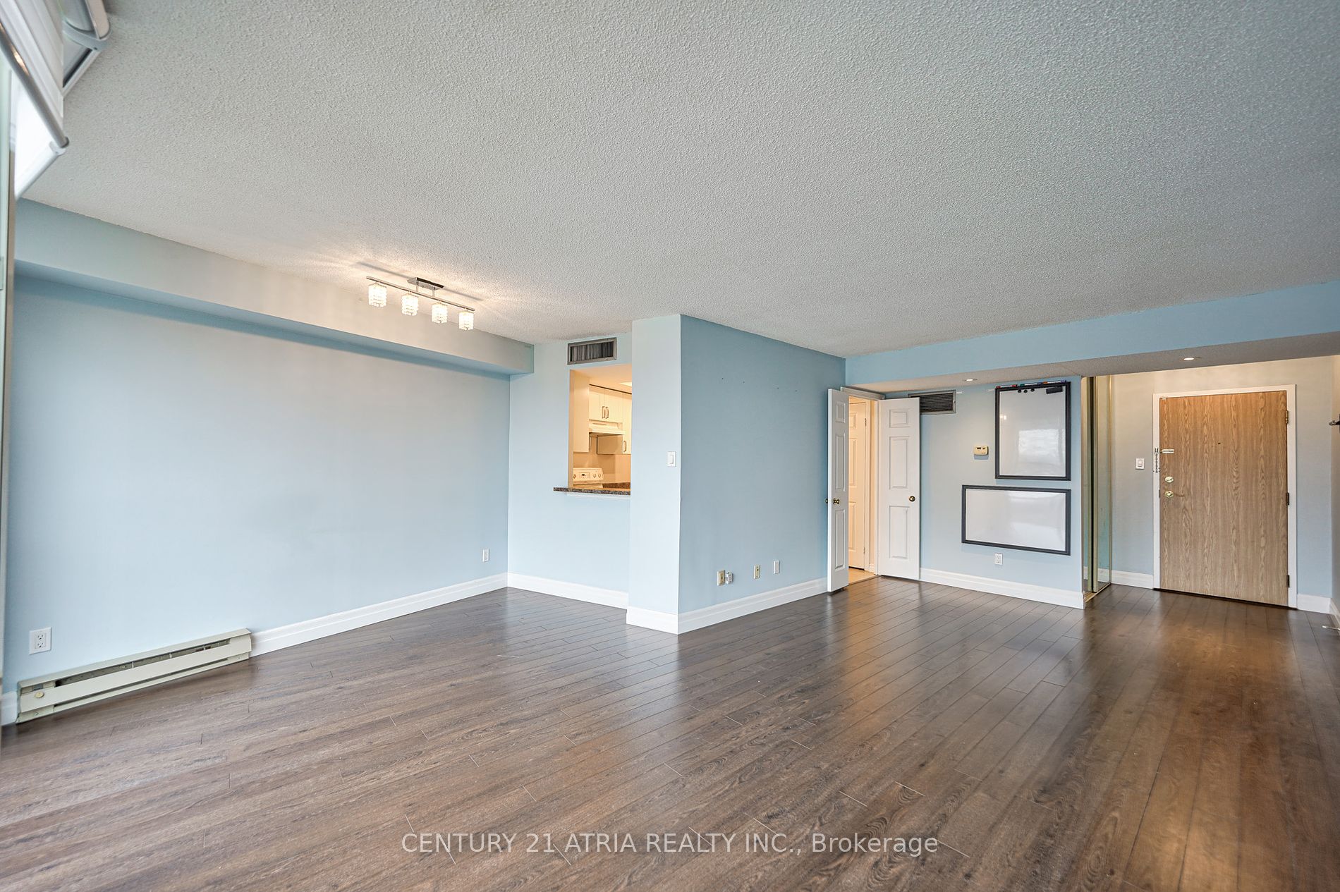 1360 Rathburn Rd E 5 Property Photo 10