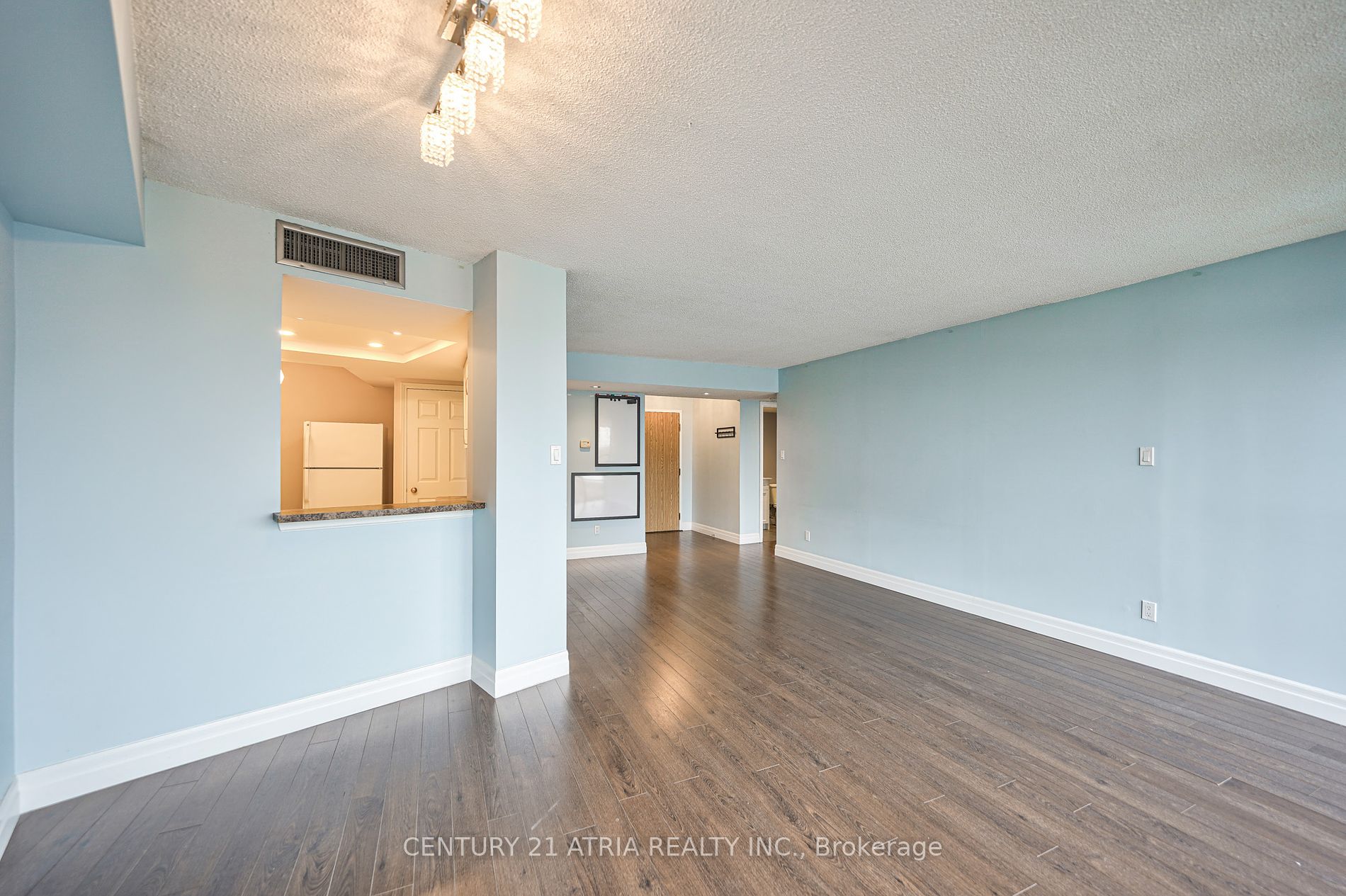 1360 Rathburn Rd E 5 Property Photo 11