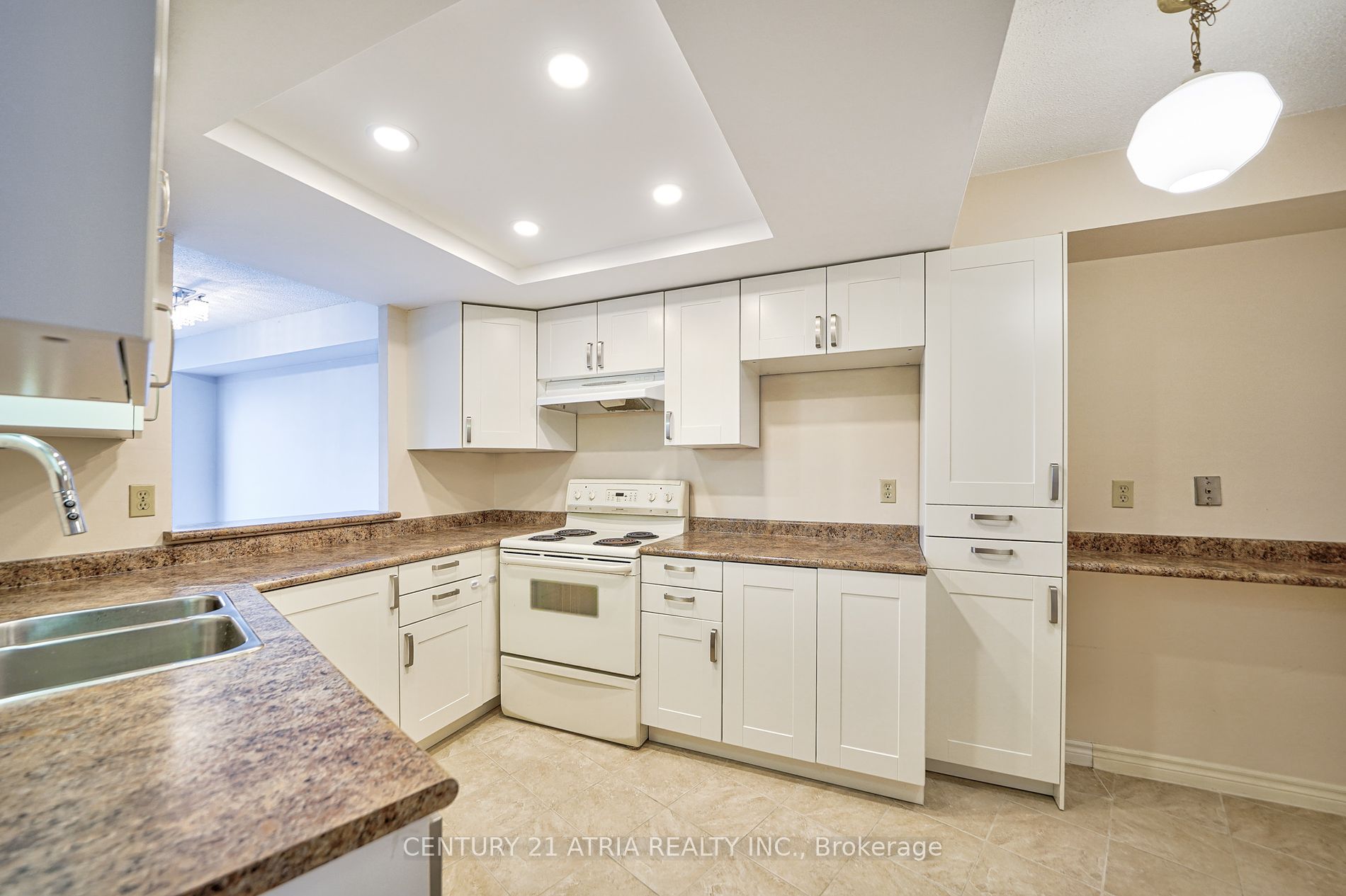 1360 Rathburn Rd E 5 Property Photo 14