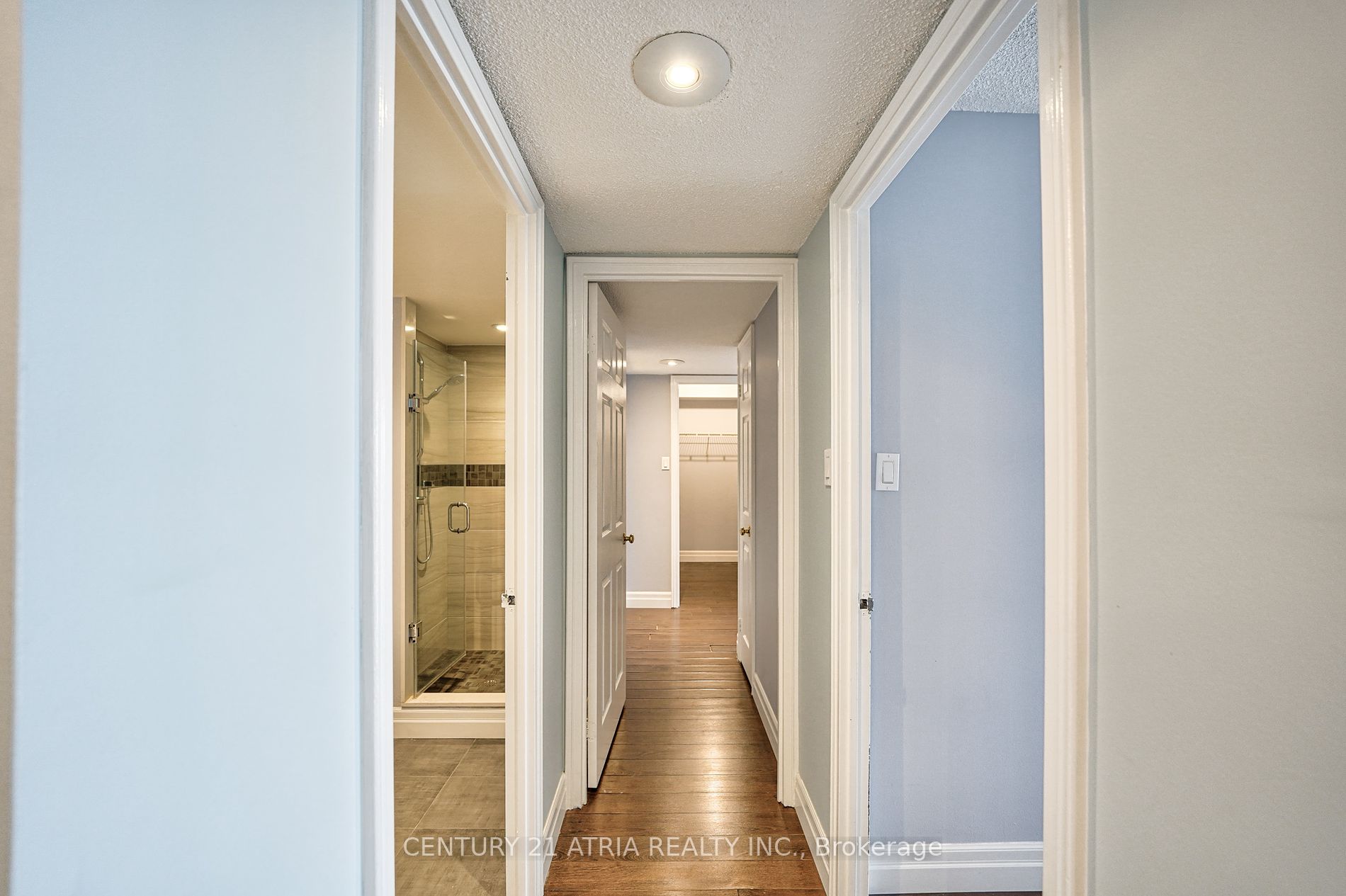 1360 Rathburn Rd E 5 Property Photo 17