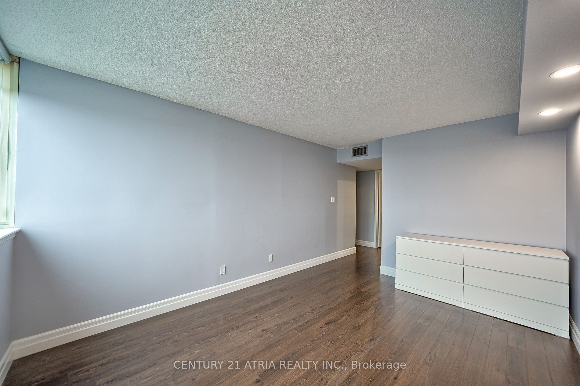 1360 Rathburn Rd E 5 Property Photo 20