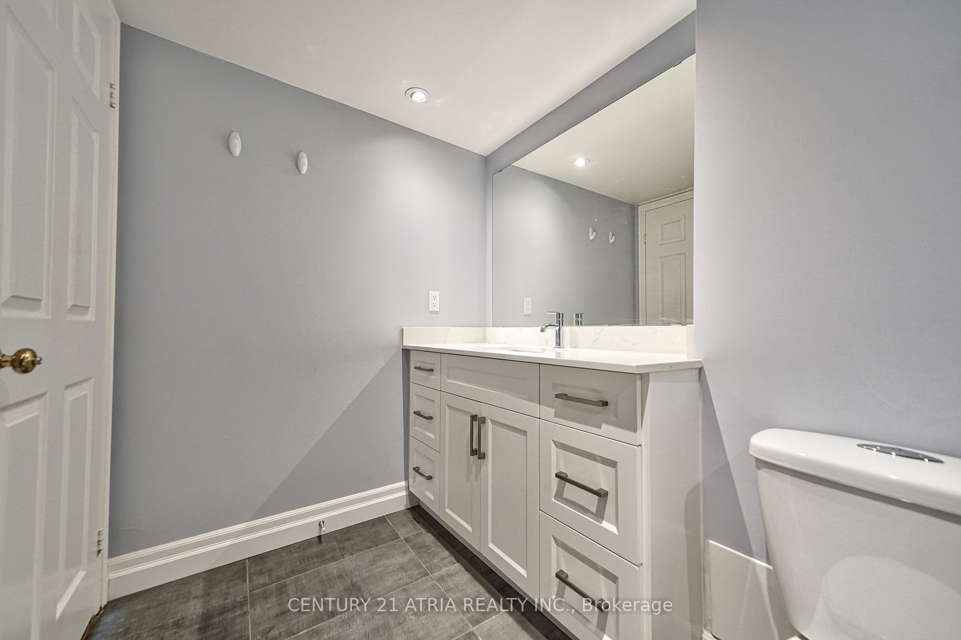 1360 Rathburn Rd E 5 Property Photo 22