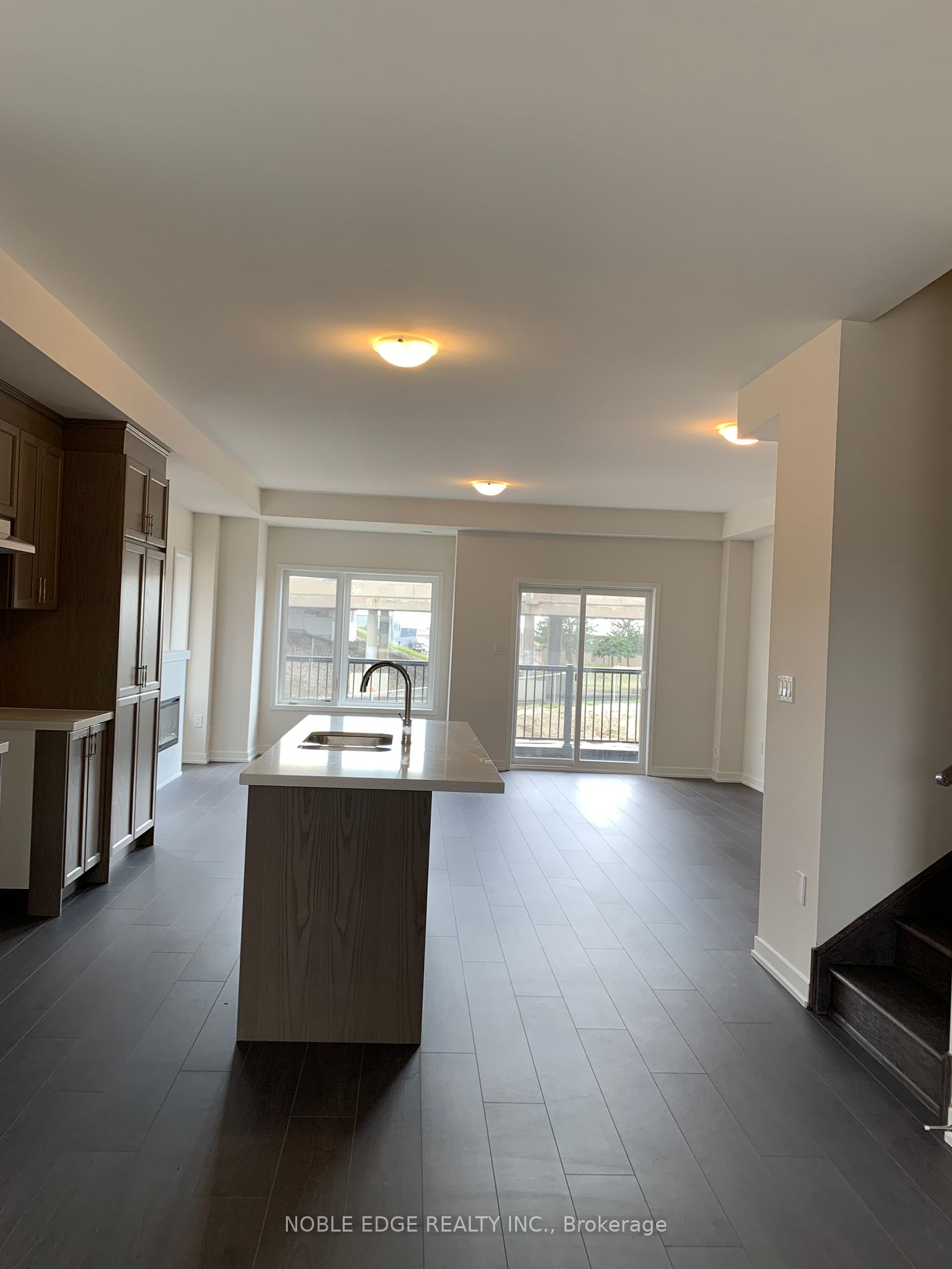 28 Stella Cres Property Photo 4