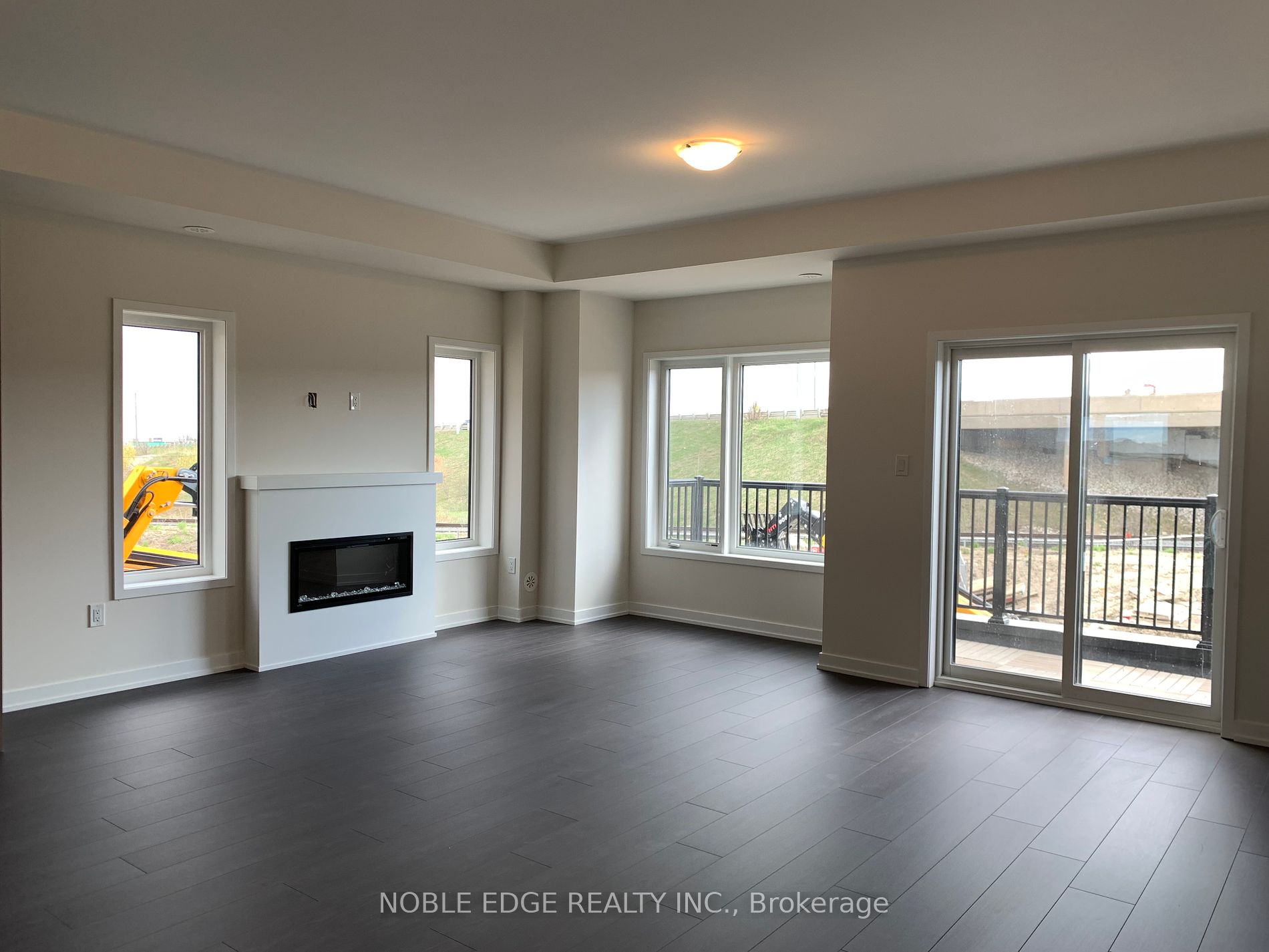 28 Stella Cres Property Photo 5