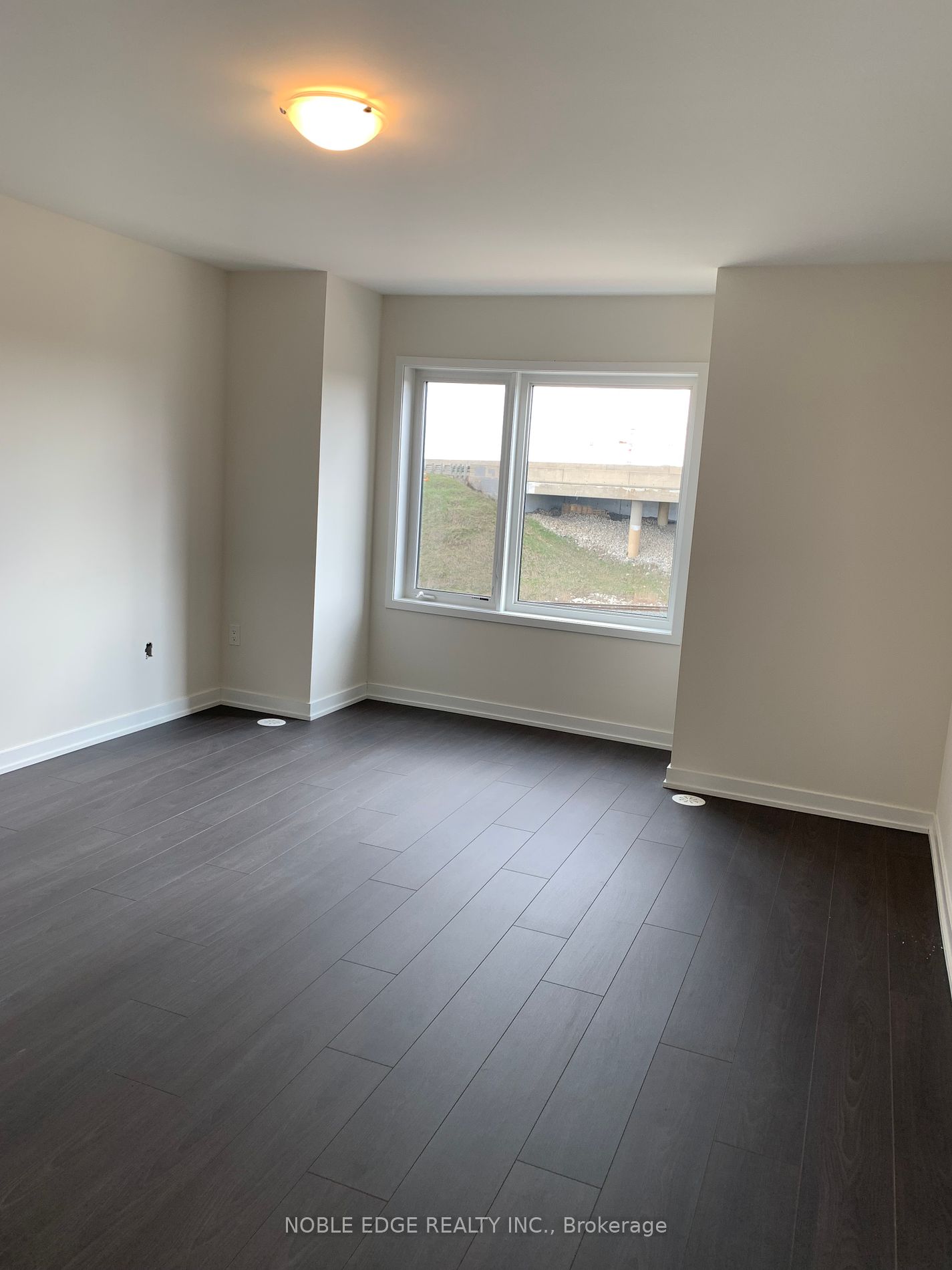 28 Stella Cres Property Photo 6