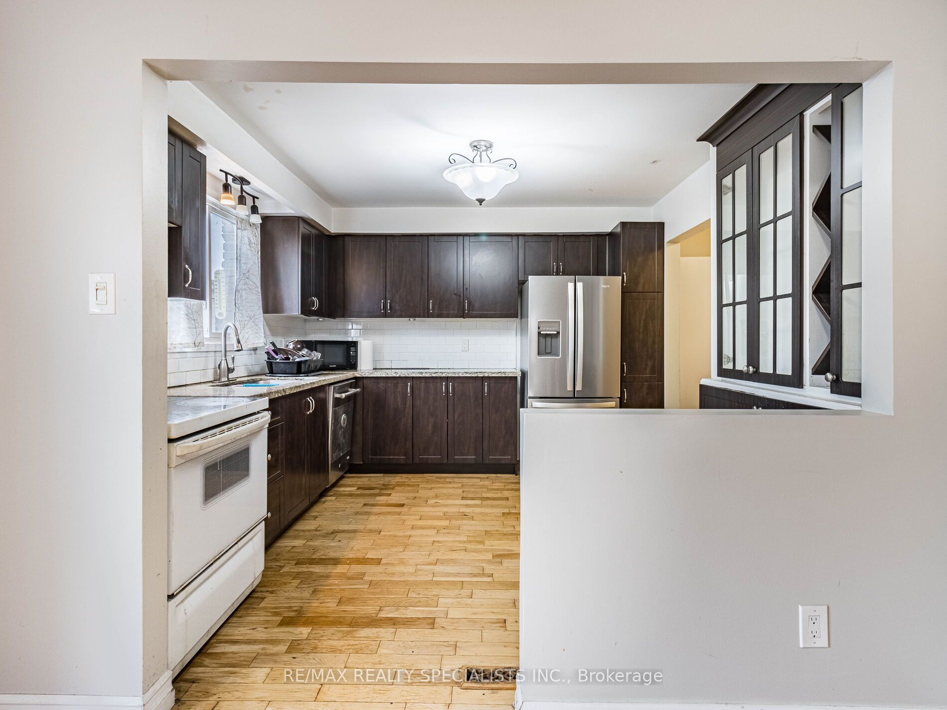 5475 Lakeshore Rd 10 Property Photo 10