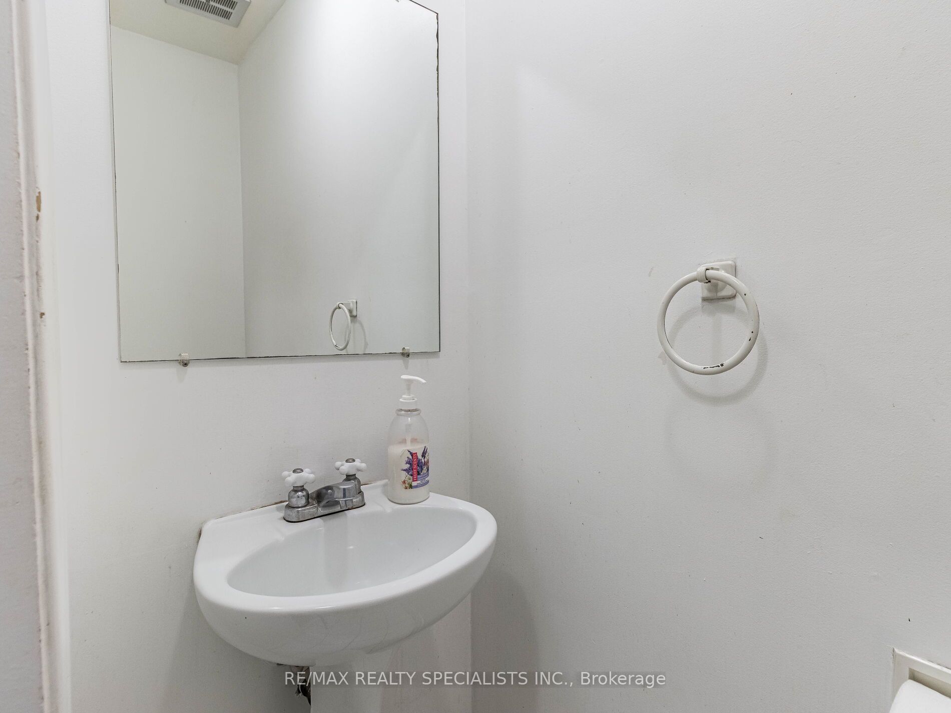 5475 Lakeshore Rd 10 Property Photo 18
