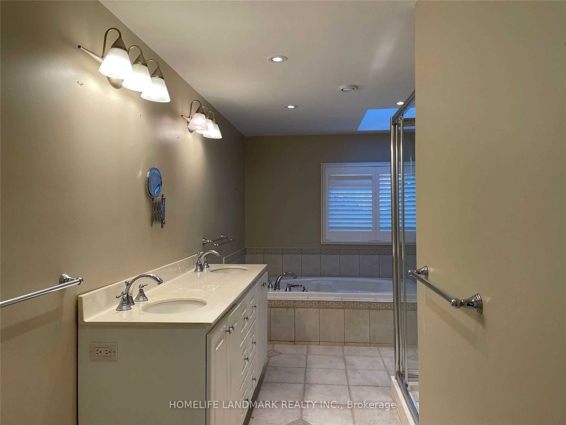451 Barclay Cres Property Photo 8