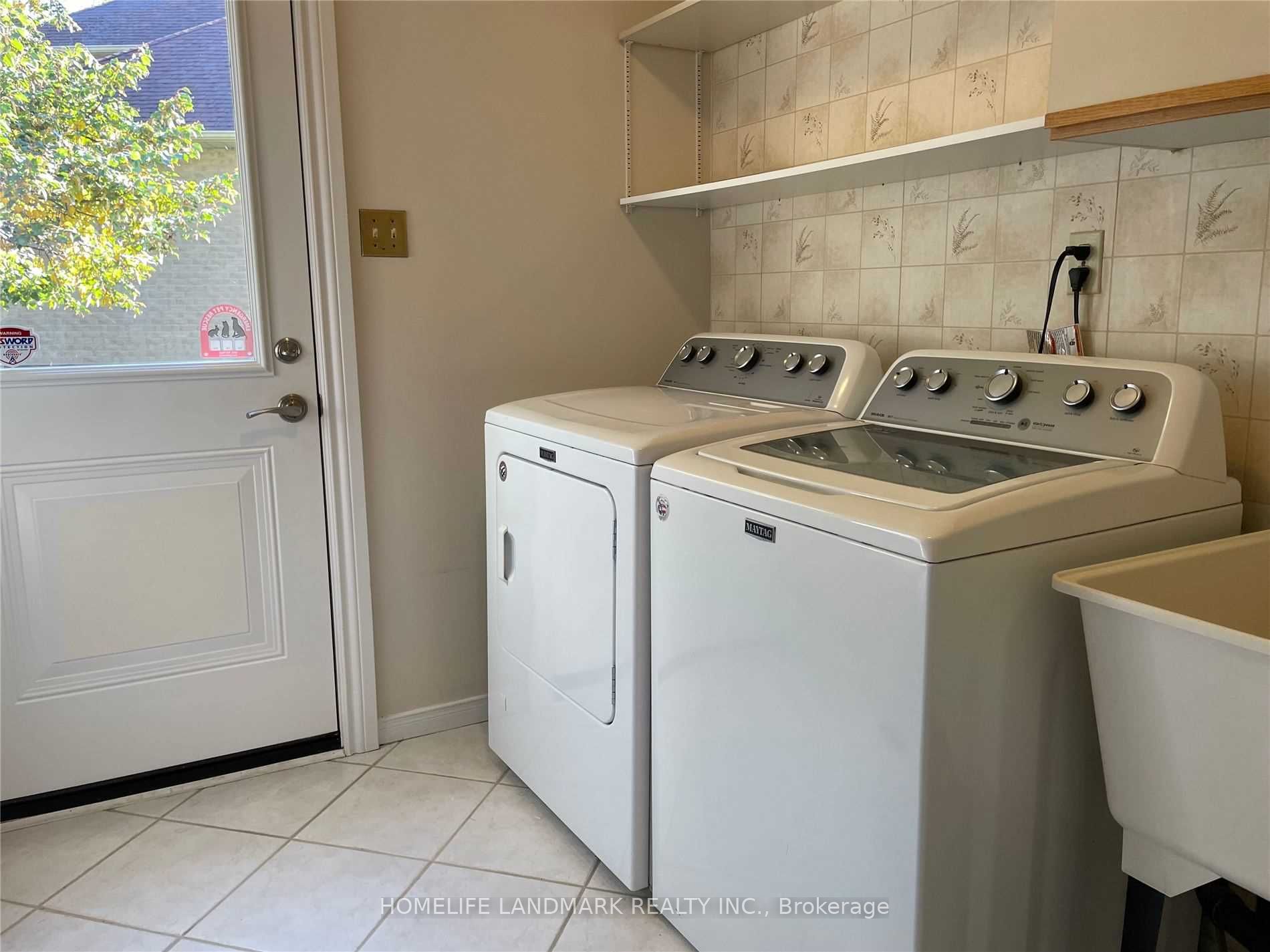451 Barclay Cres Property Photo 11
