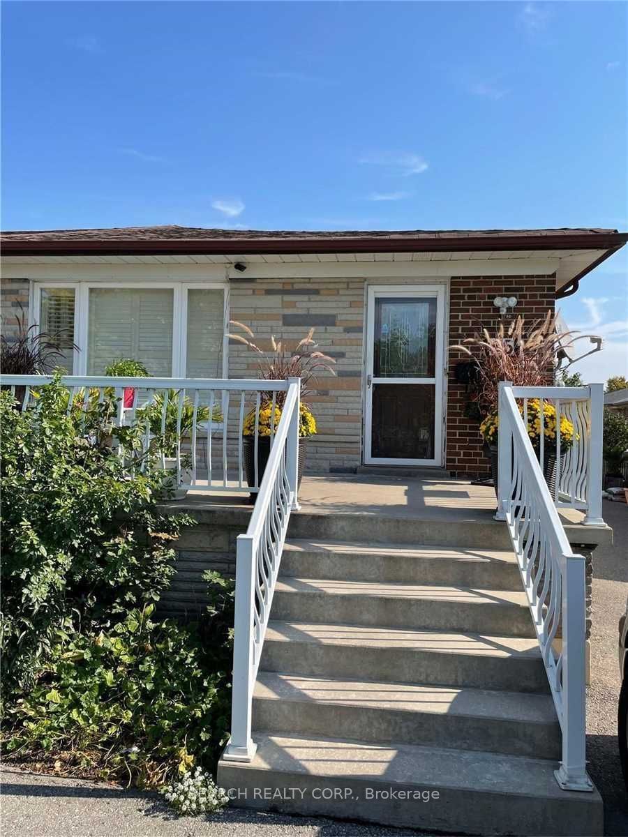 65 Dellbrook Cres Property Photo 1