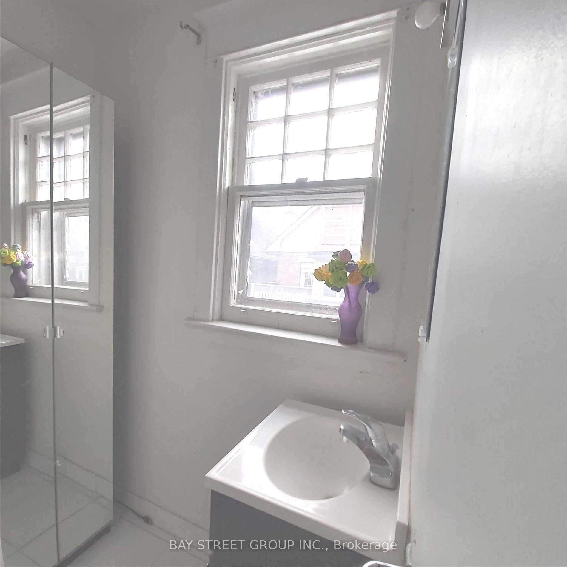 263 Wright Ave Property Photo 16