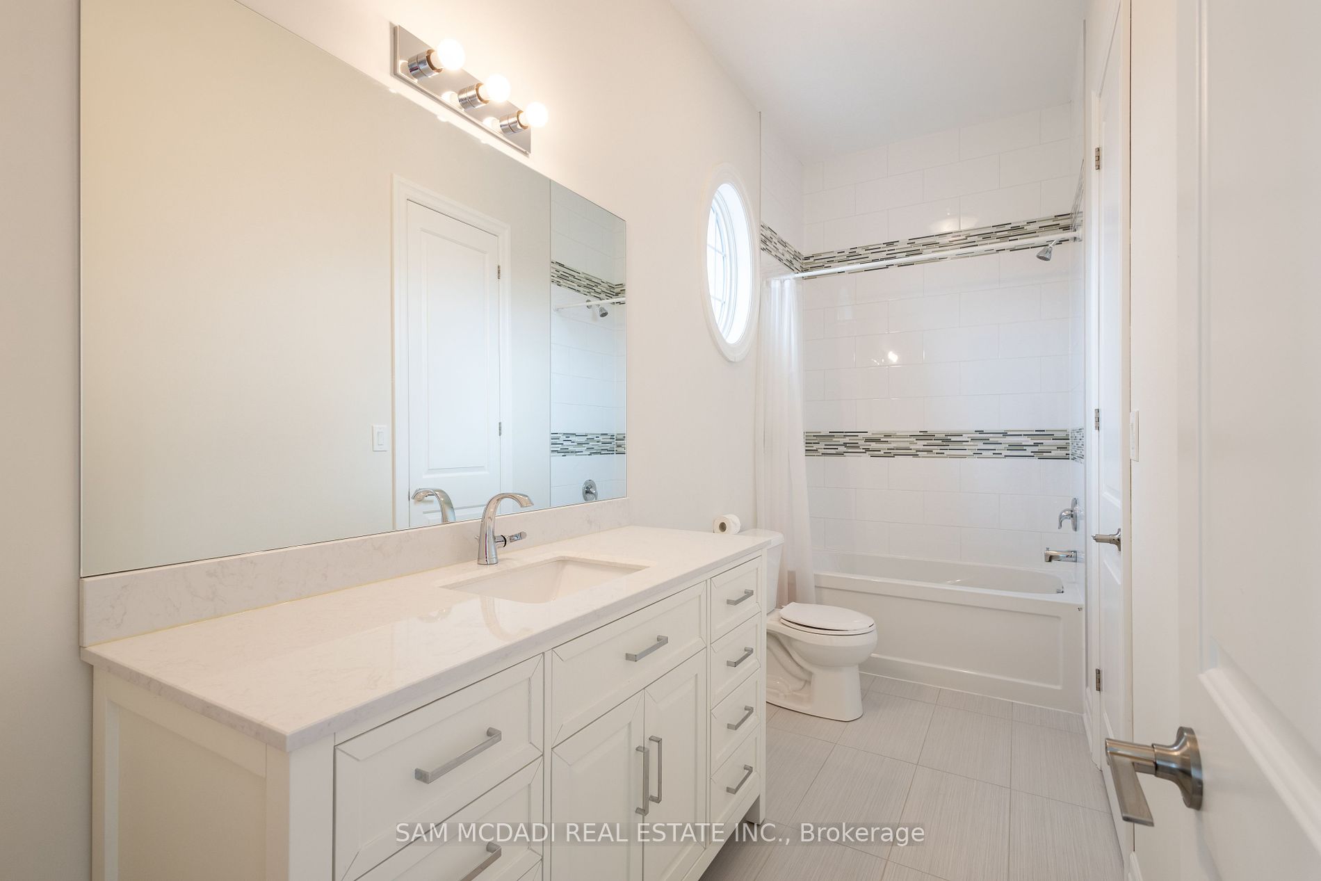 124a Church St N Property Photo 18