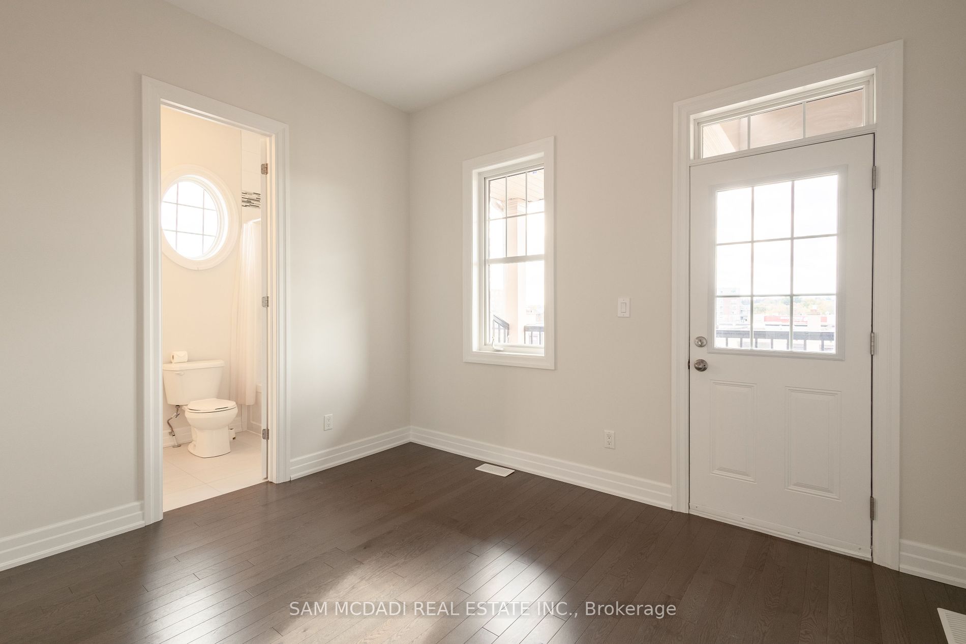 124a Church St N Property Photo 19