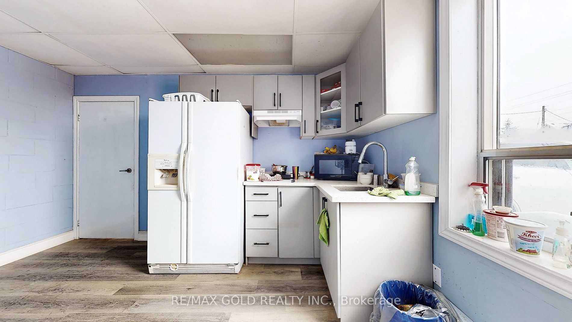 211 Wallace St Property Photo 5