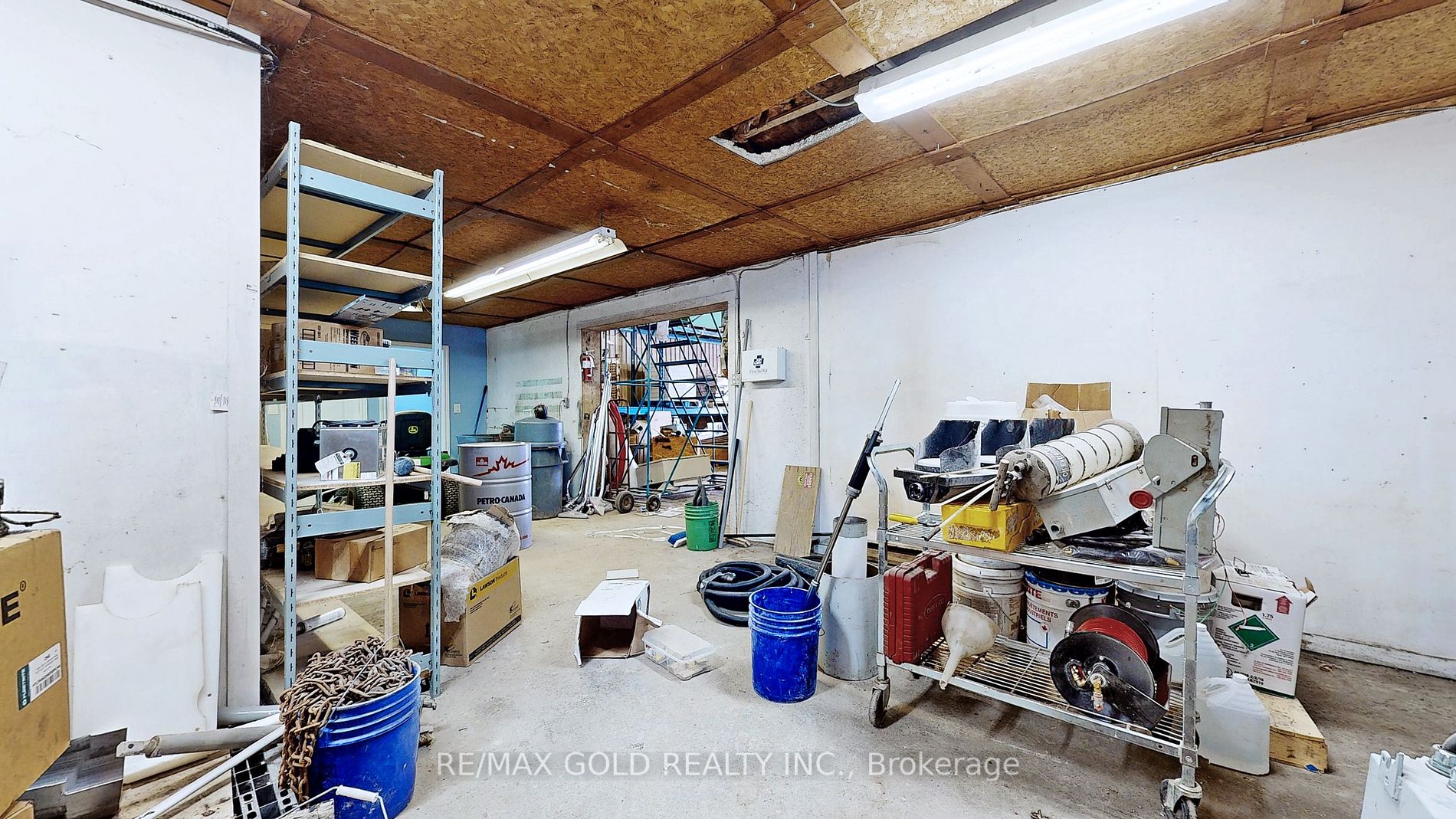 211 Wallace St Property Photo 6