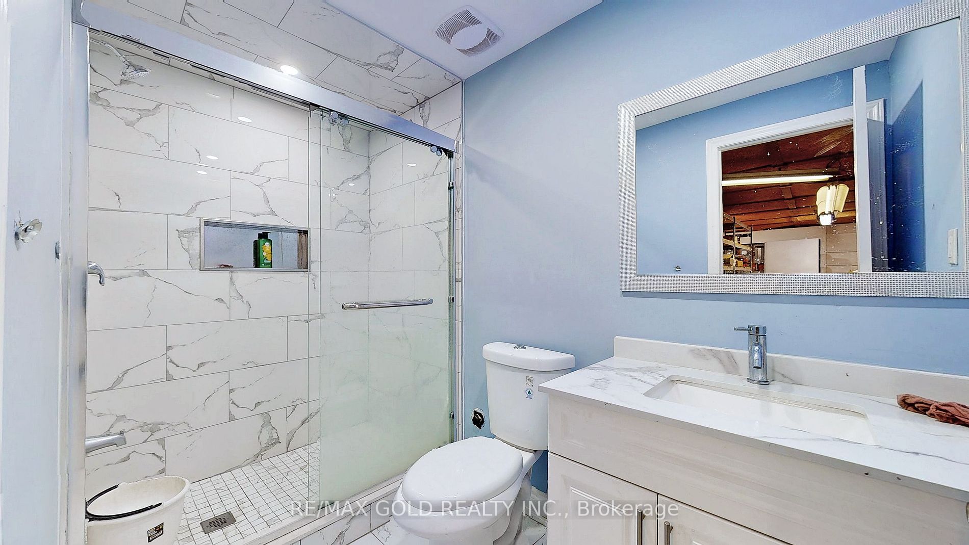 211 Wallace St Property Photo 12