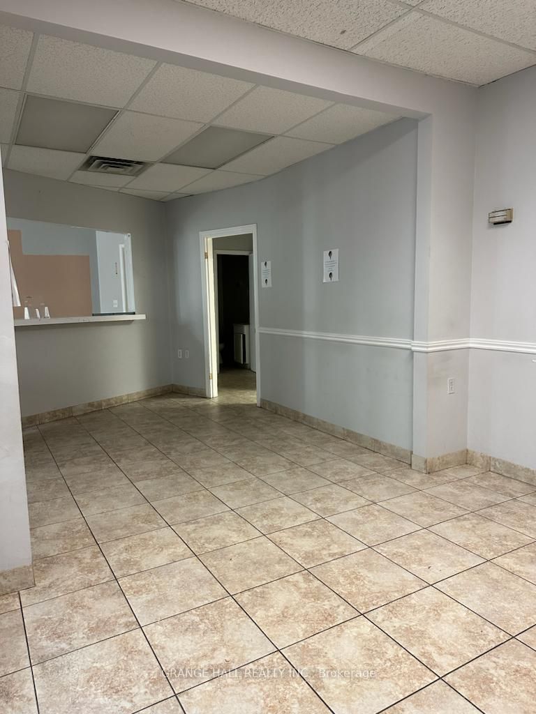 1649 Dufferin St Property Photo 3