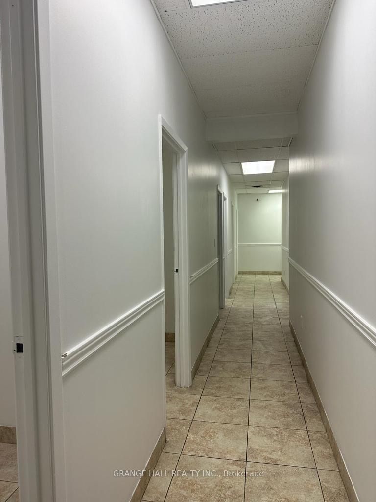 1649 Dufferin St Property Photo 13