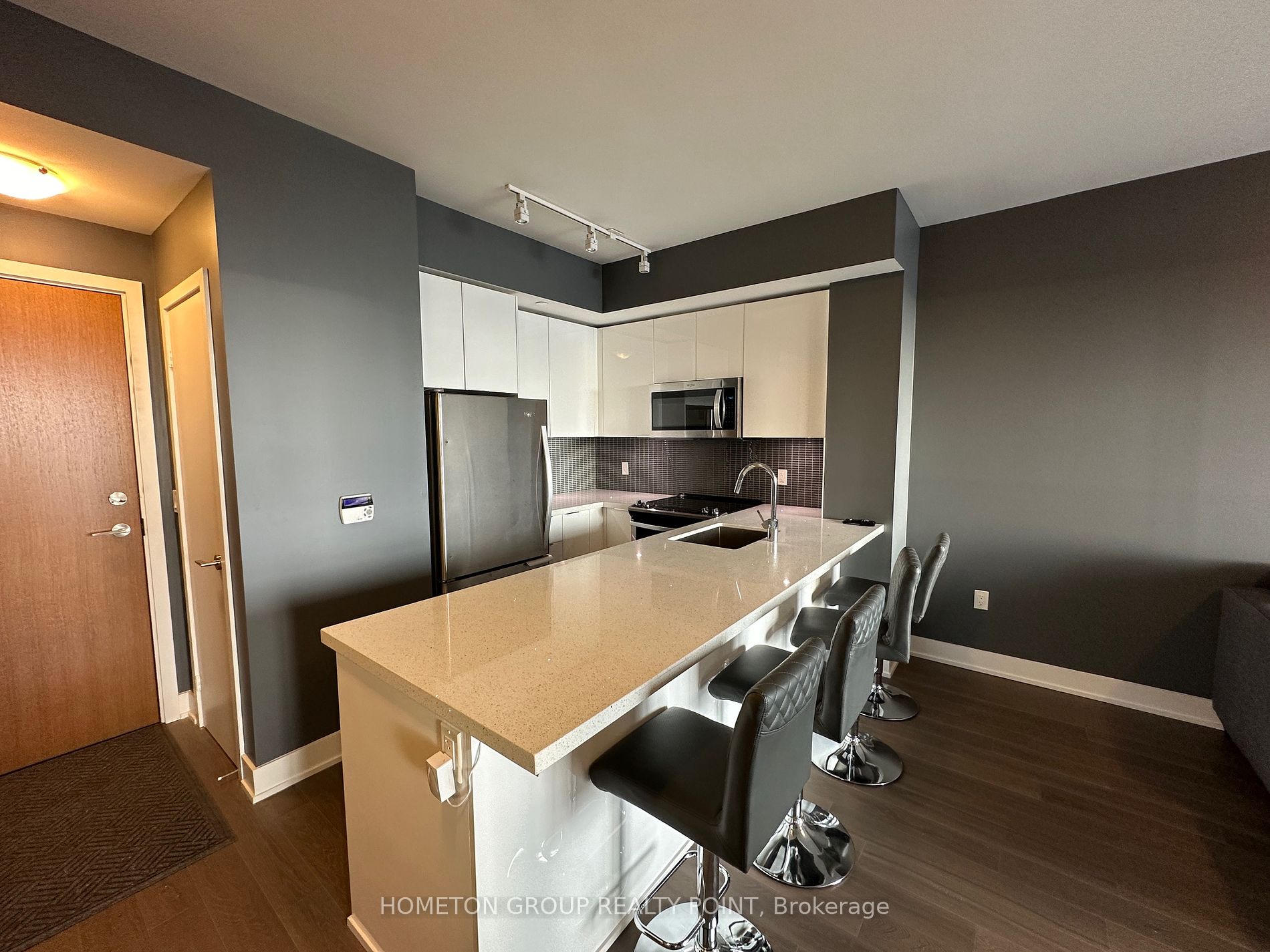 20 Shore Breeze Dr 01 Property Photo 11