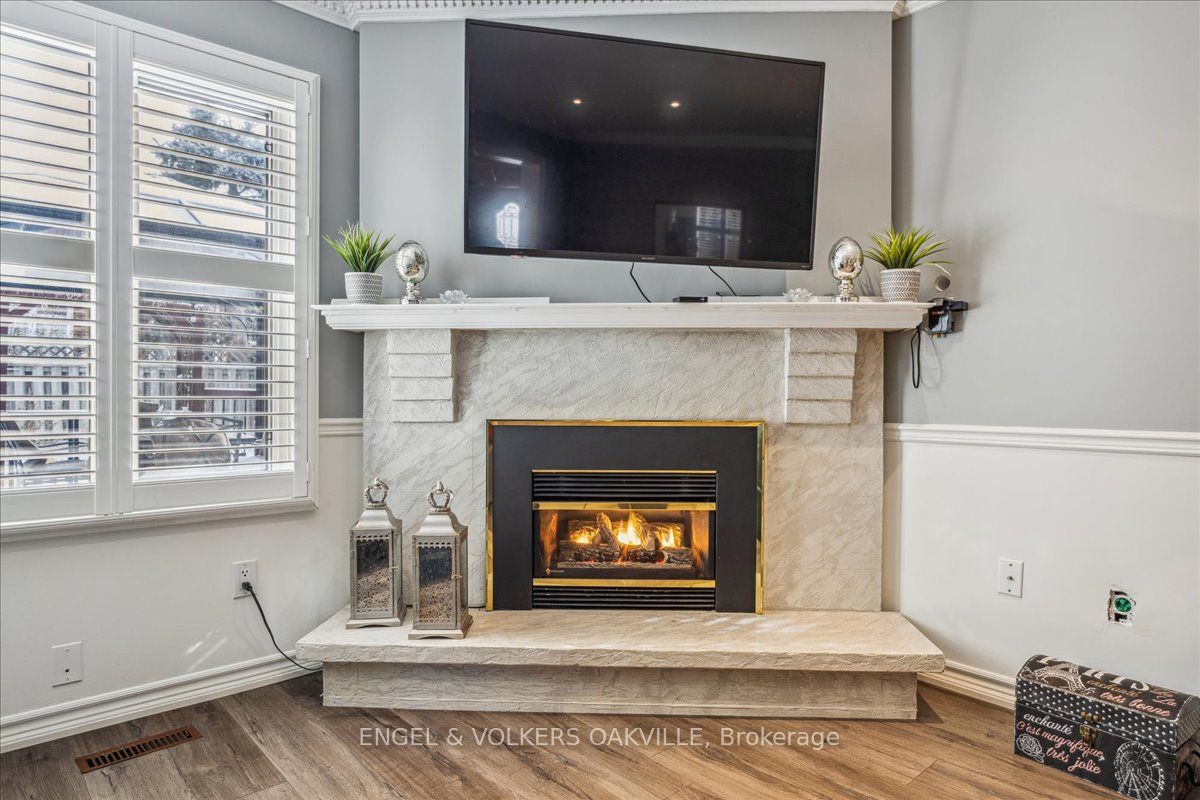 2120 Wincanton Cres Property Photo 8