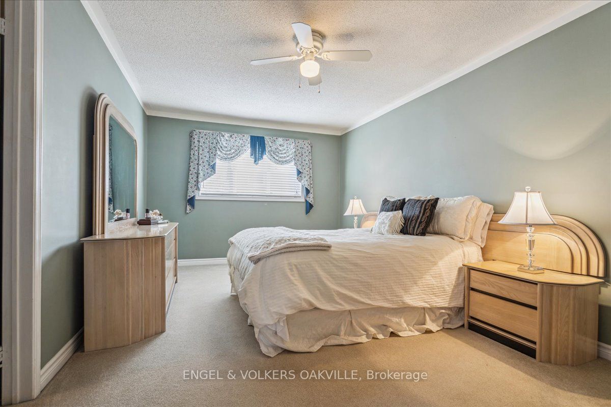 2120 Wincanton Cres Property Photo 13