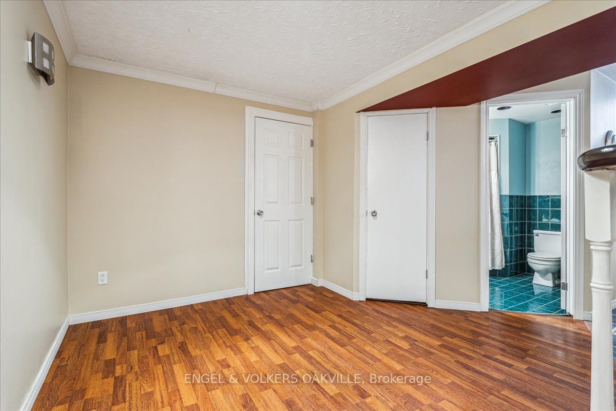 2120 Wincanton Cres Property Photo 22