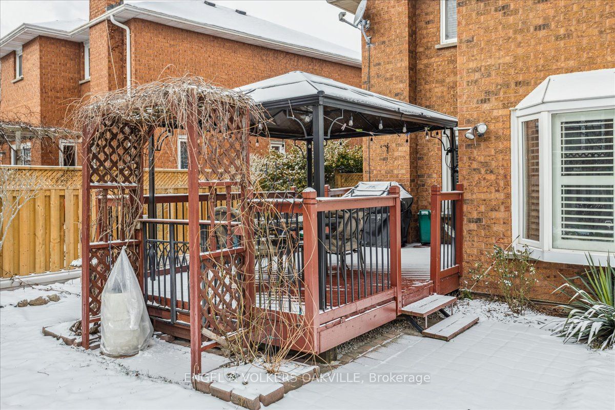2120 Wincanton Cres Property Photo 26