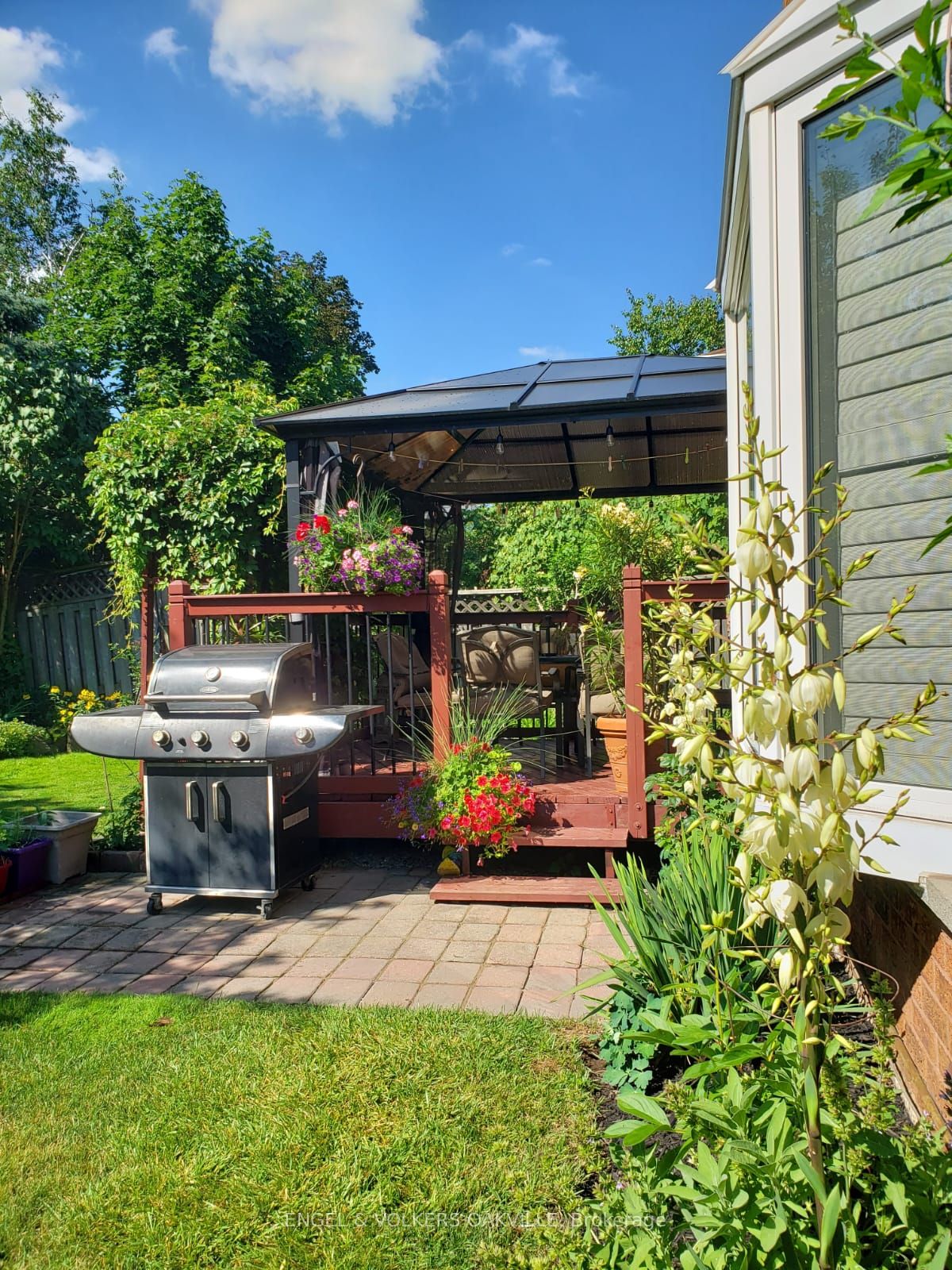 2120 Wincanton Cres Property Photo 29
