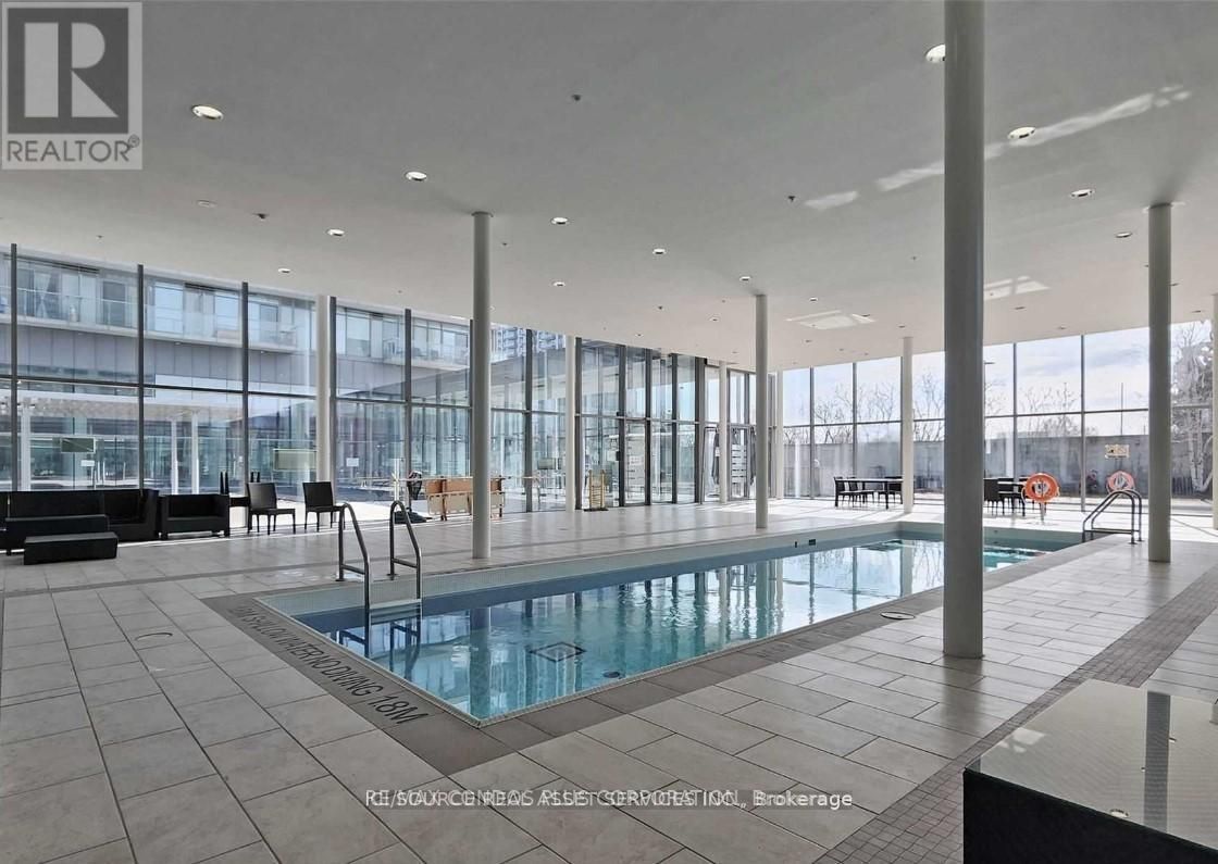 105 The Queensway 4 Property Photo 10