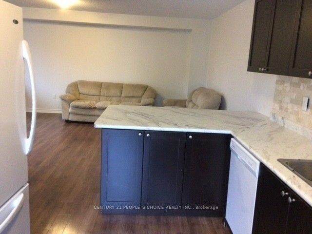 1531 Gainer Cres Property Photo 5