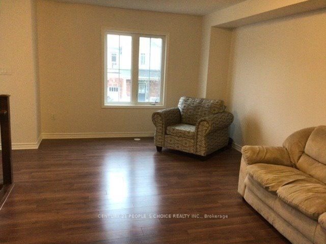 1531 Gainer Cres Property Photo 7