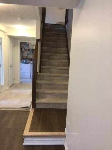 1531 Gainer Cres Property Photo 9