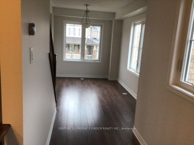 1531 Gainer Cres Property Photo 12