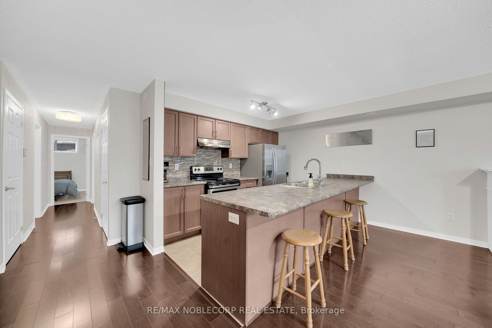 5 Armstrong St 4 Property Photo 14