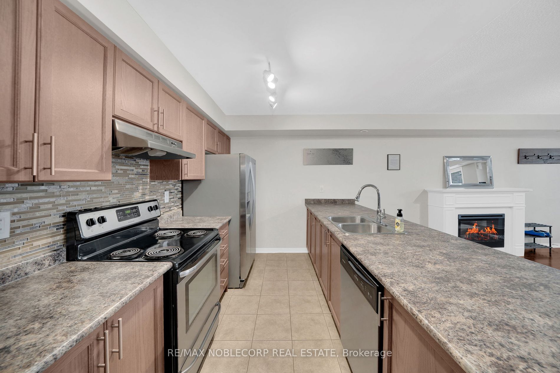 5 Armstrong St 4 Property Photo 17