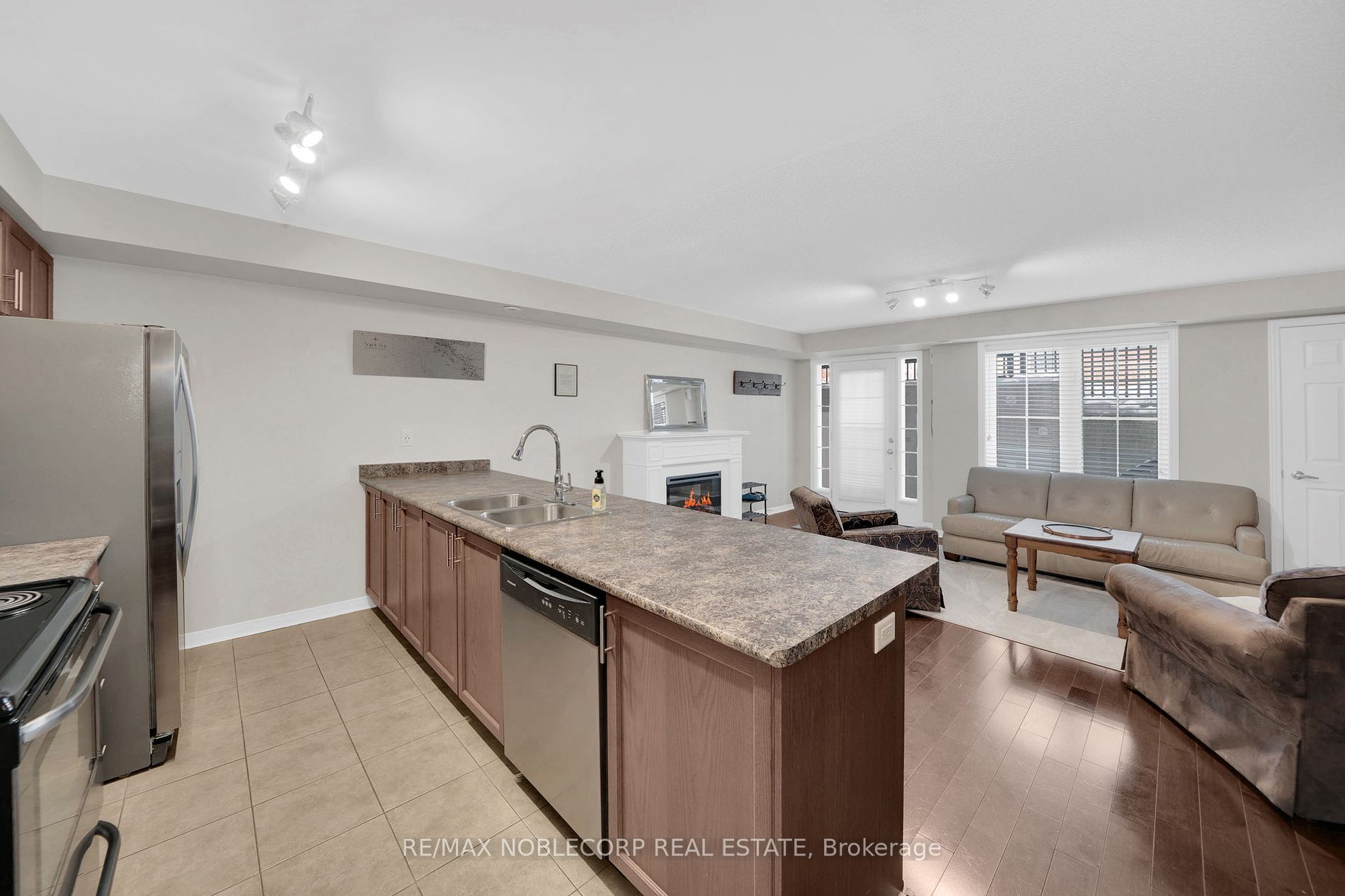 5 Armstrong St 4 Property Photo 18