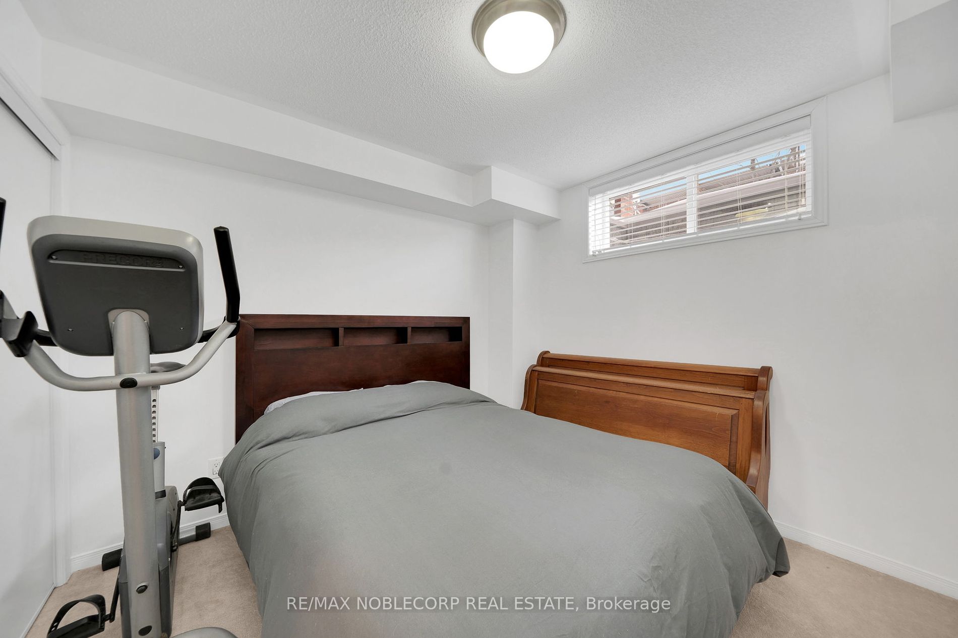 5 Armstrong St 4 Property Photo 24