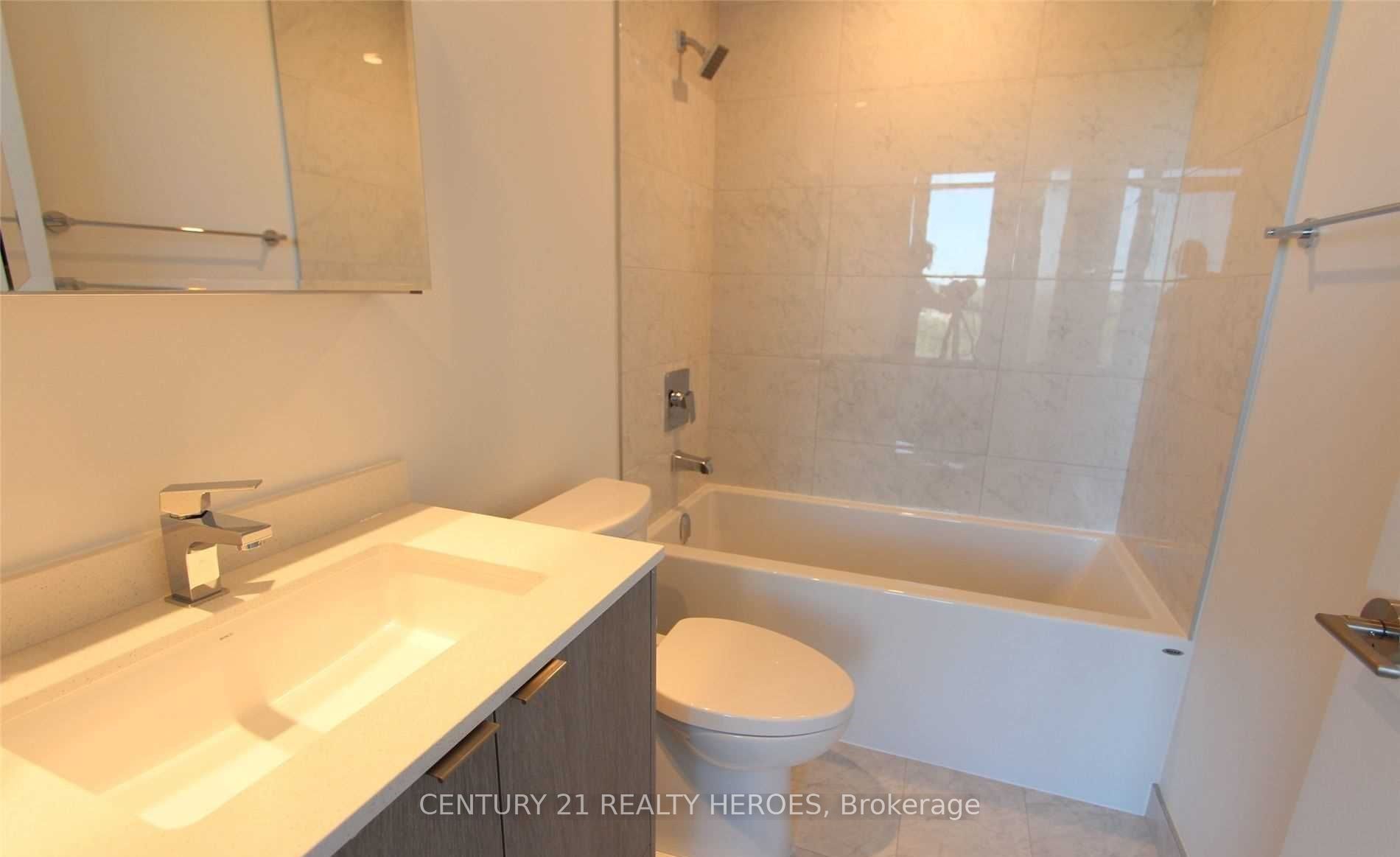 1928 Lake Shore Blvd 13 Property Photo 4