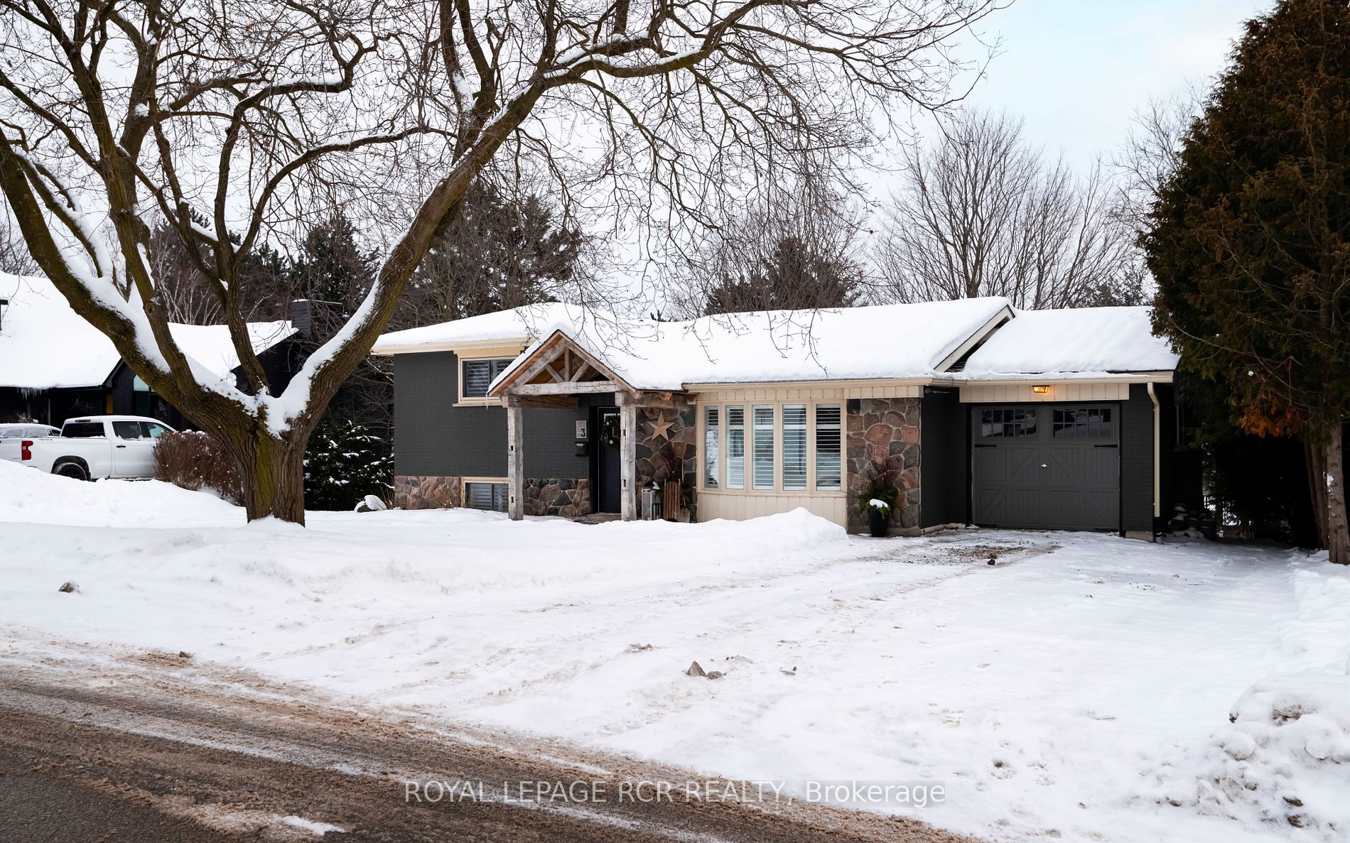3 Northgate Dr Property Photo 1