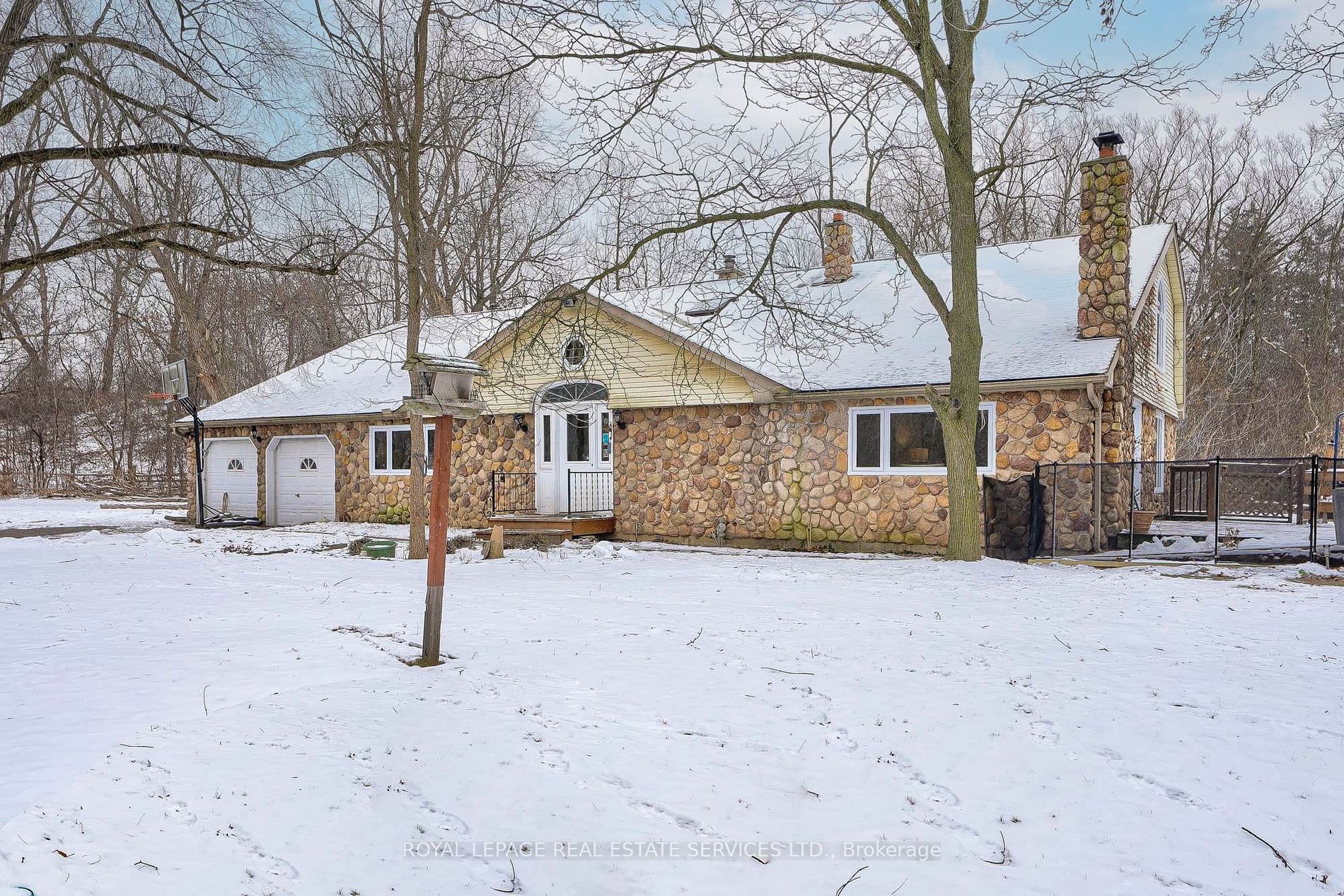 8227 Creditview Rd Property Photo 2
