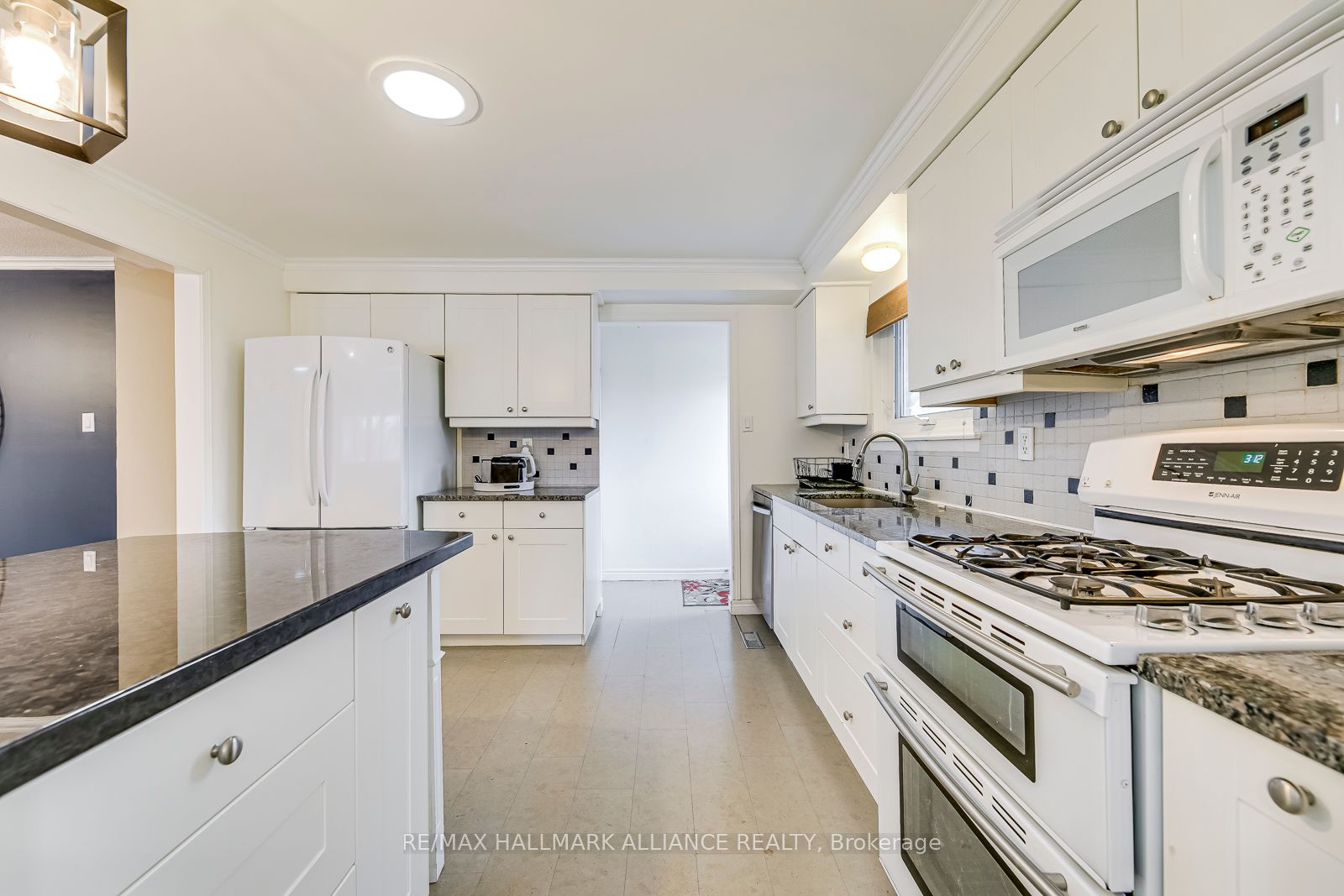 2306 Devon Rd Property Photo 17