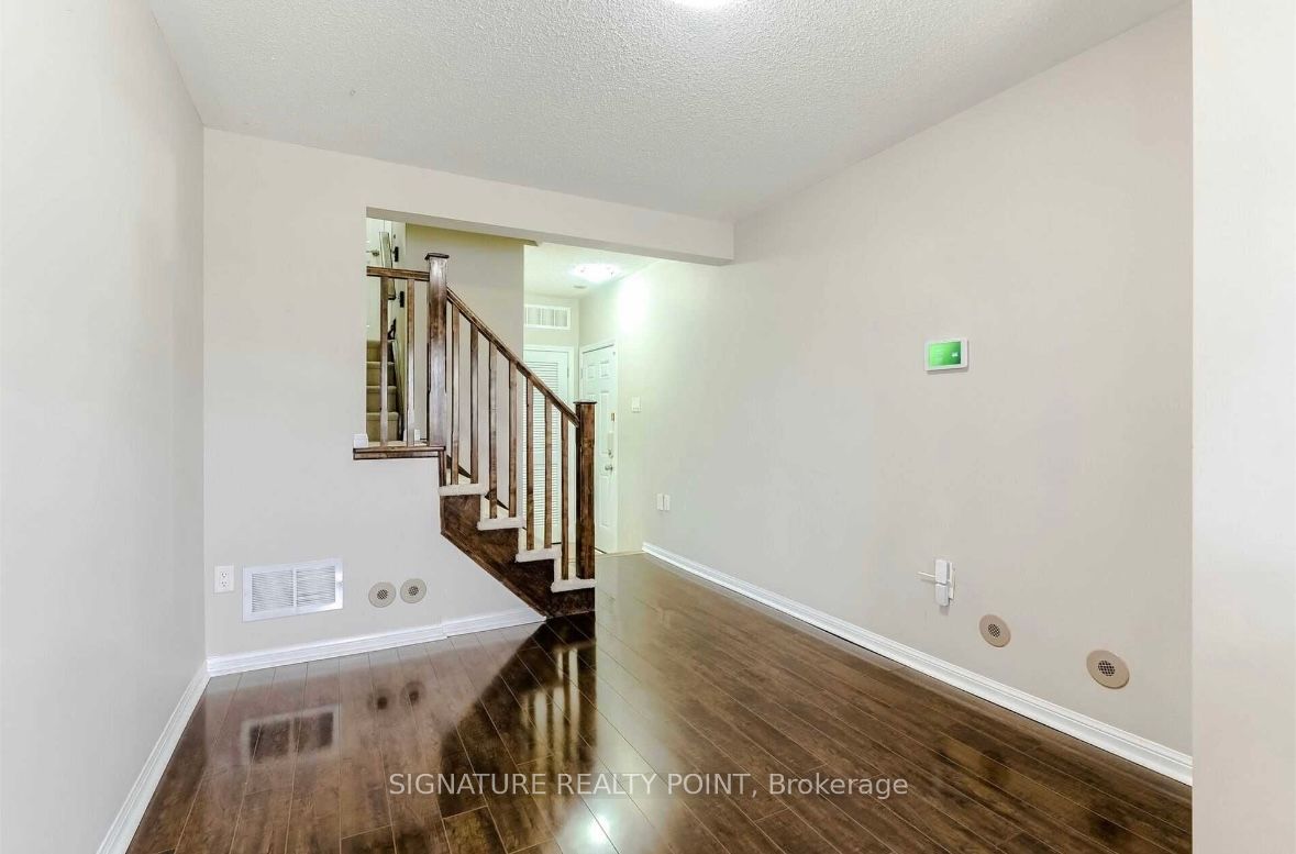 639 Speyer Circ Property Photo 4