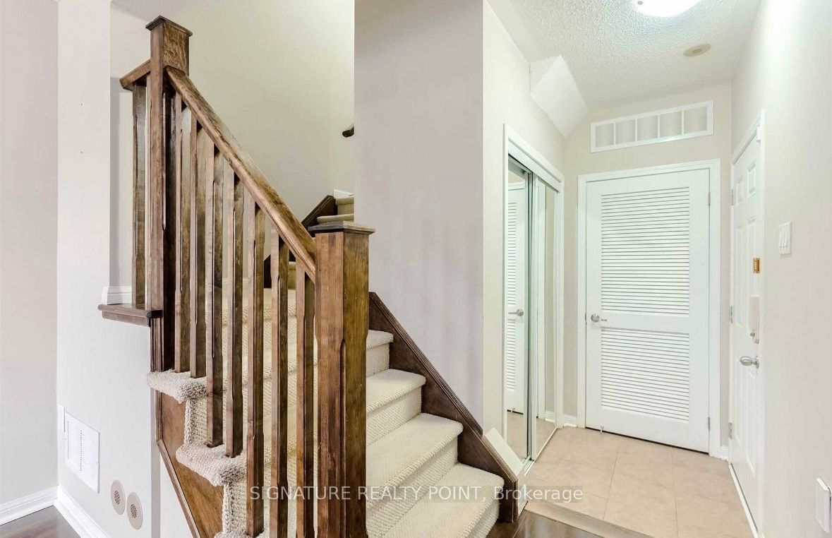 639 Speyer Circ Property Photo 5